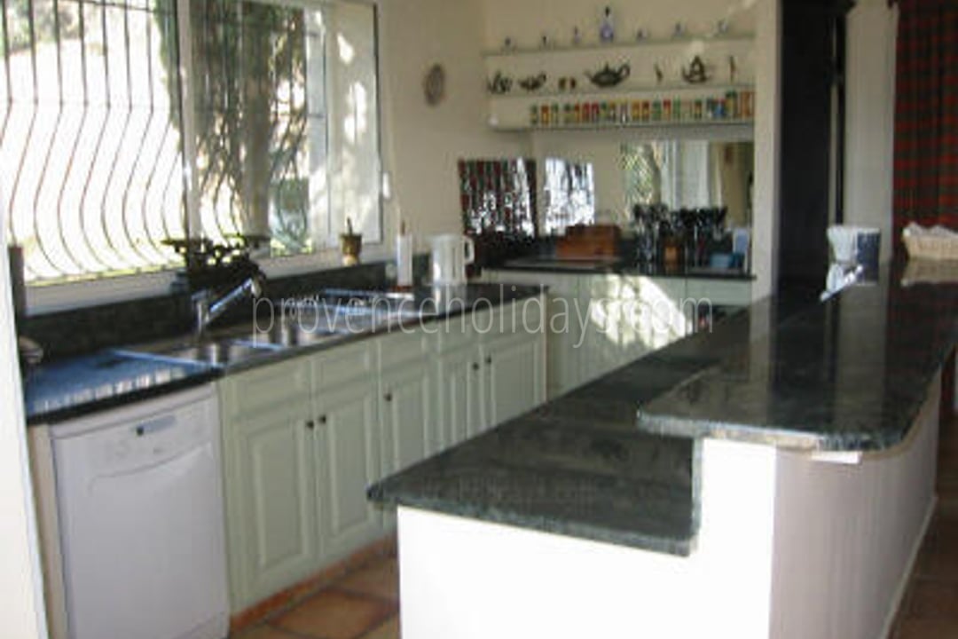 27 - Mas Lambesc: Villa: Interior