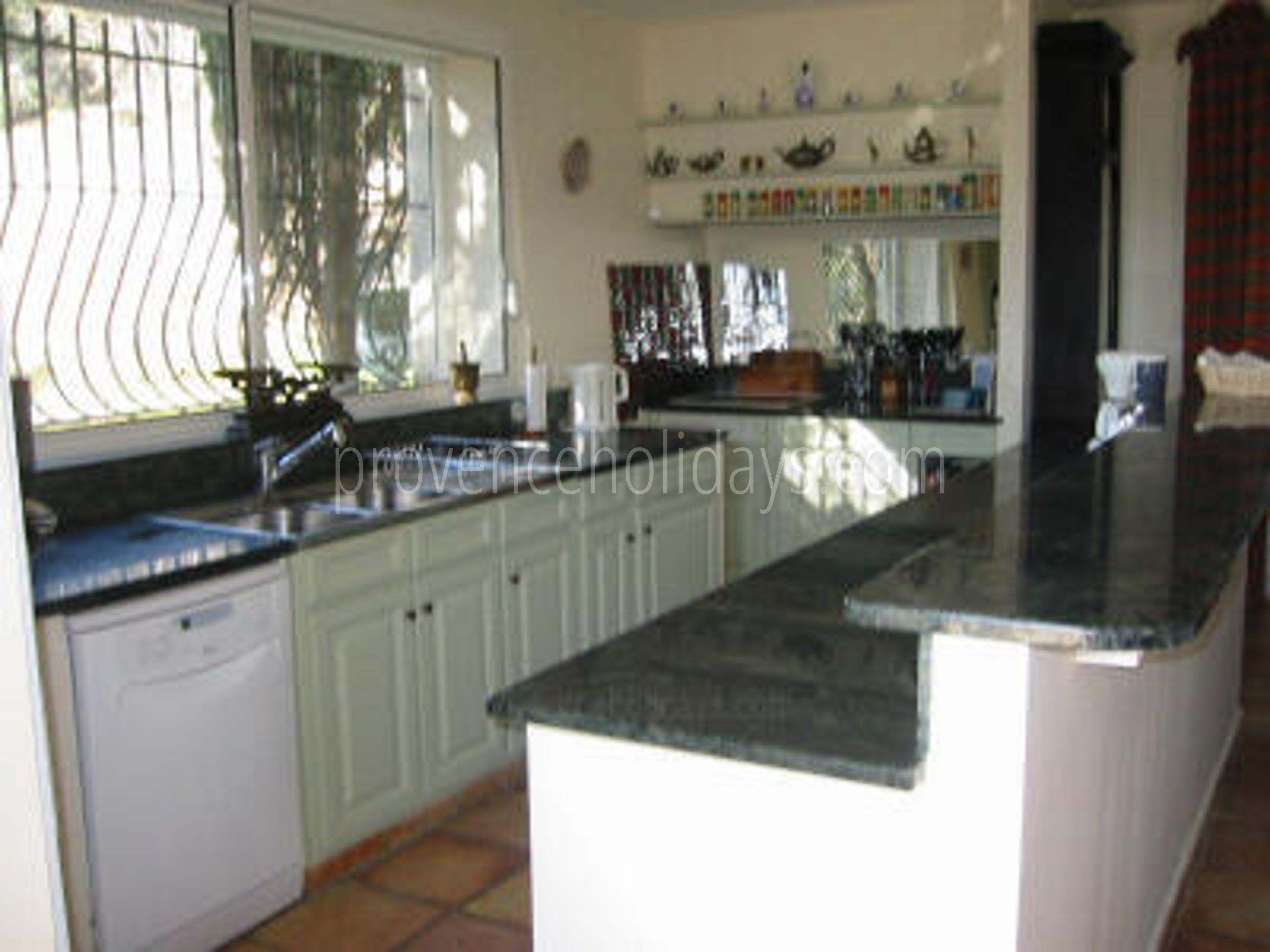 27 - Mas Lambesc: Villa: Interior