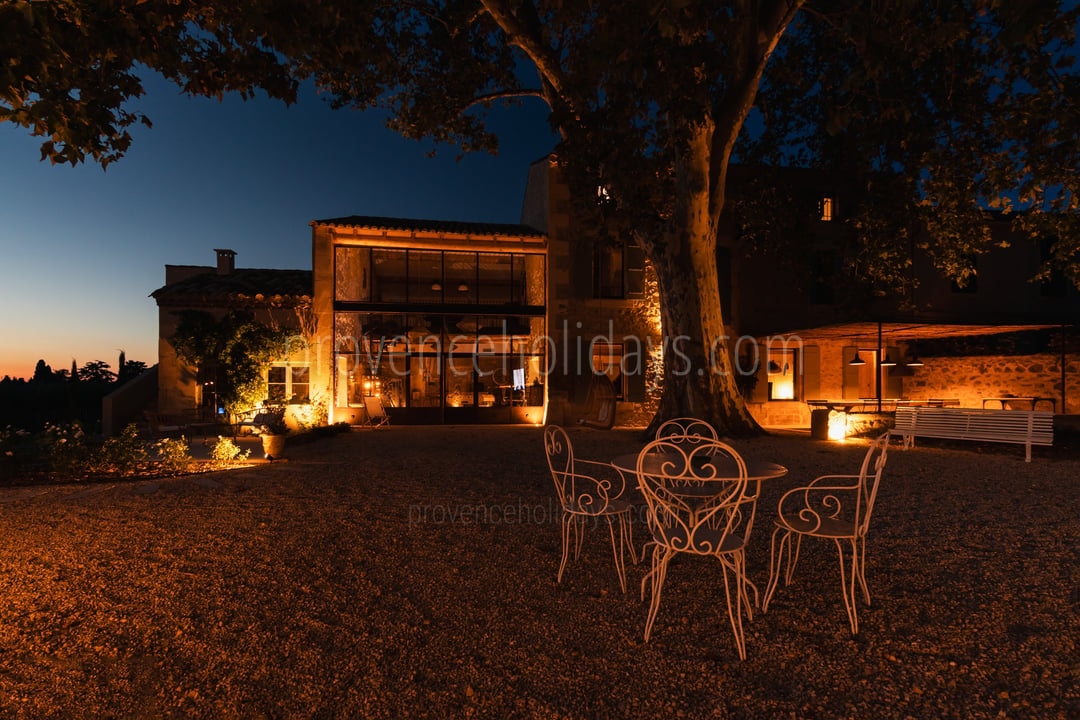 24 - Mas des Pommiers: Villa: Exterior
