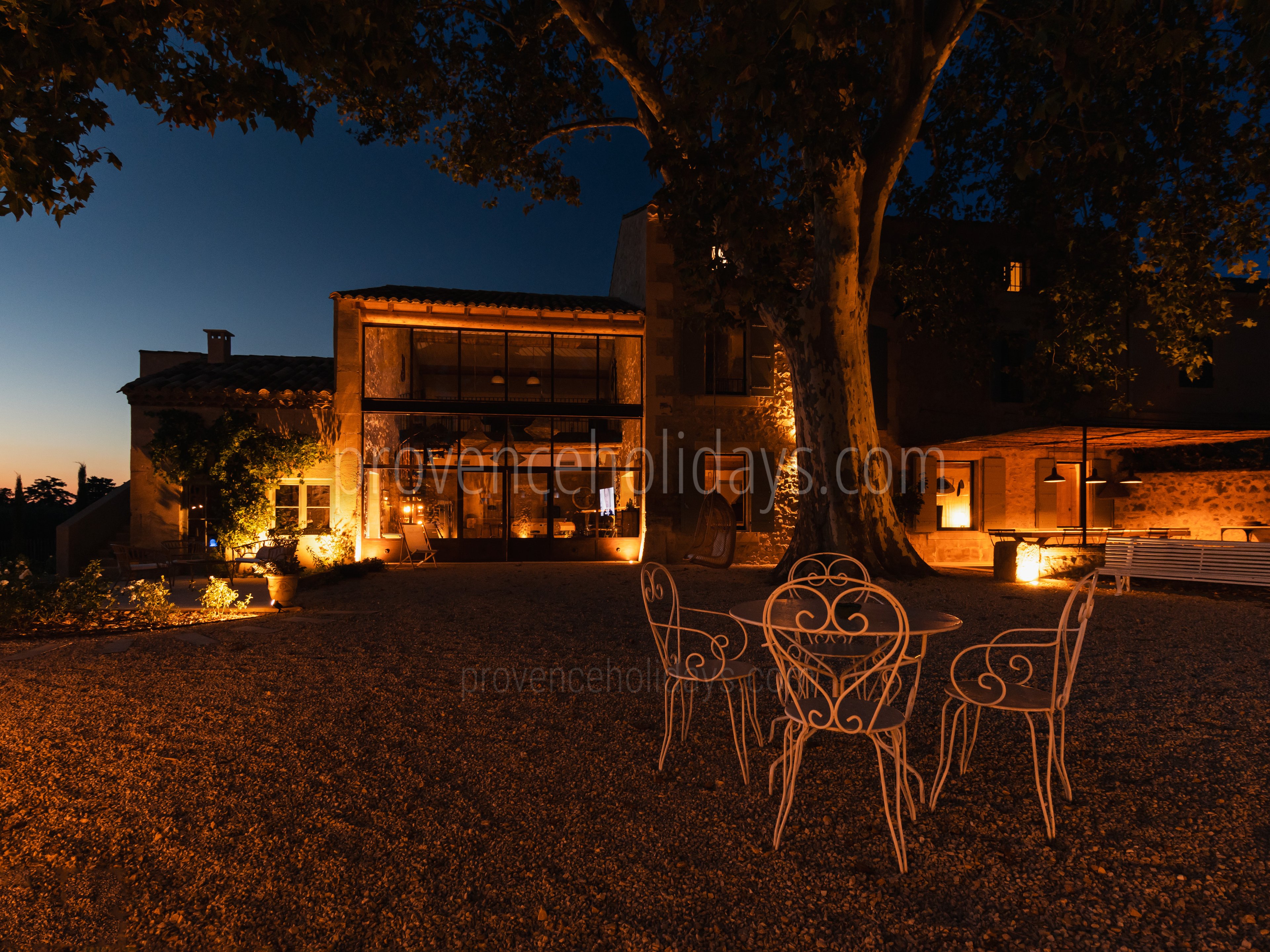24 - Mas des Pommiers: Villa: Exterior