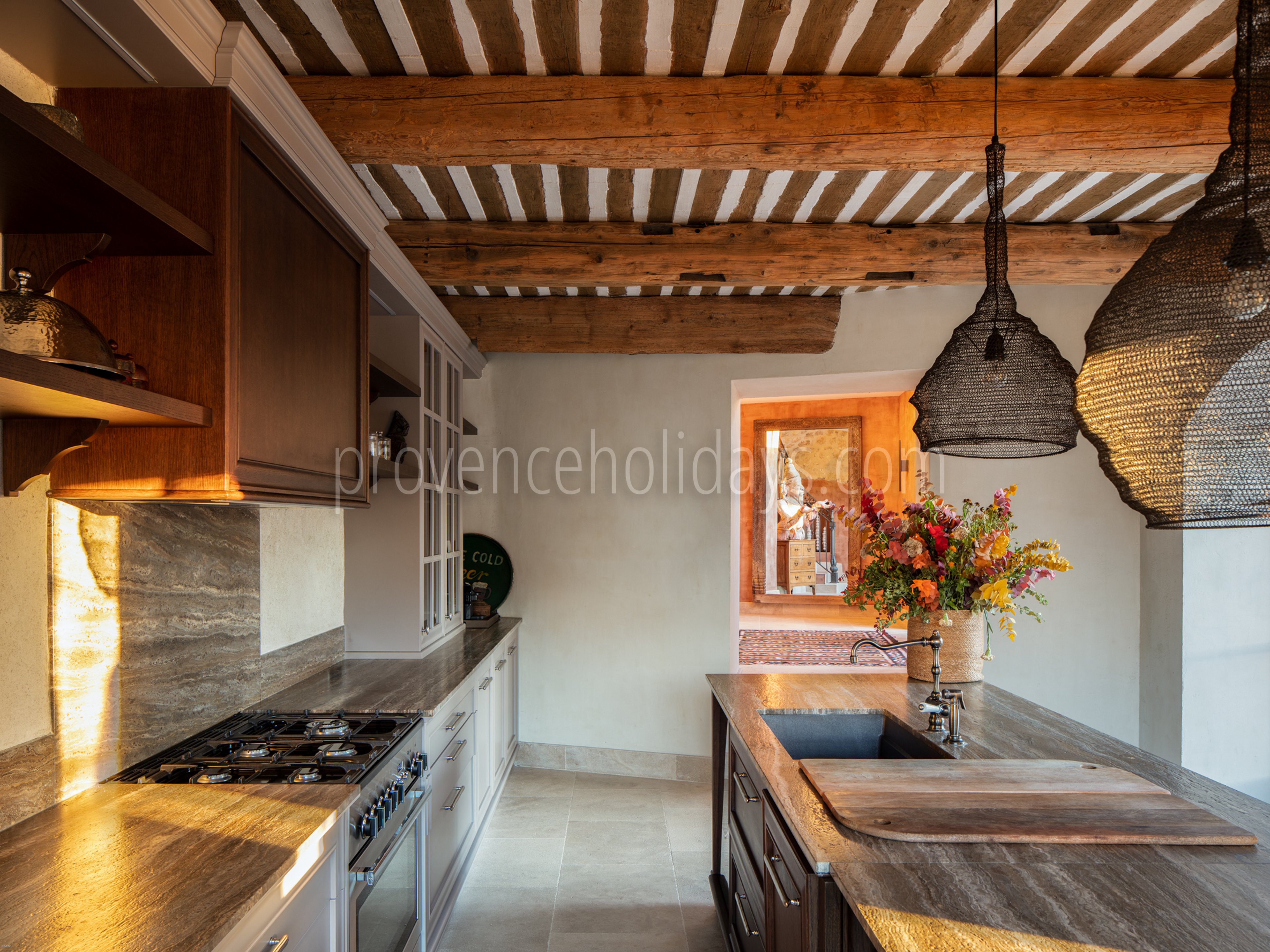 22 - La Bastide de Maussane: Villa: Interior