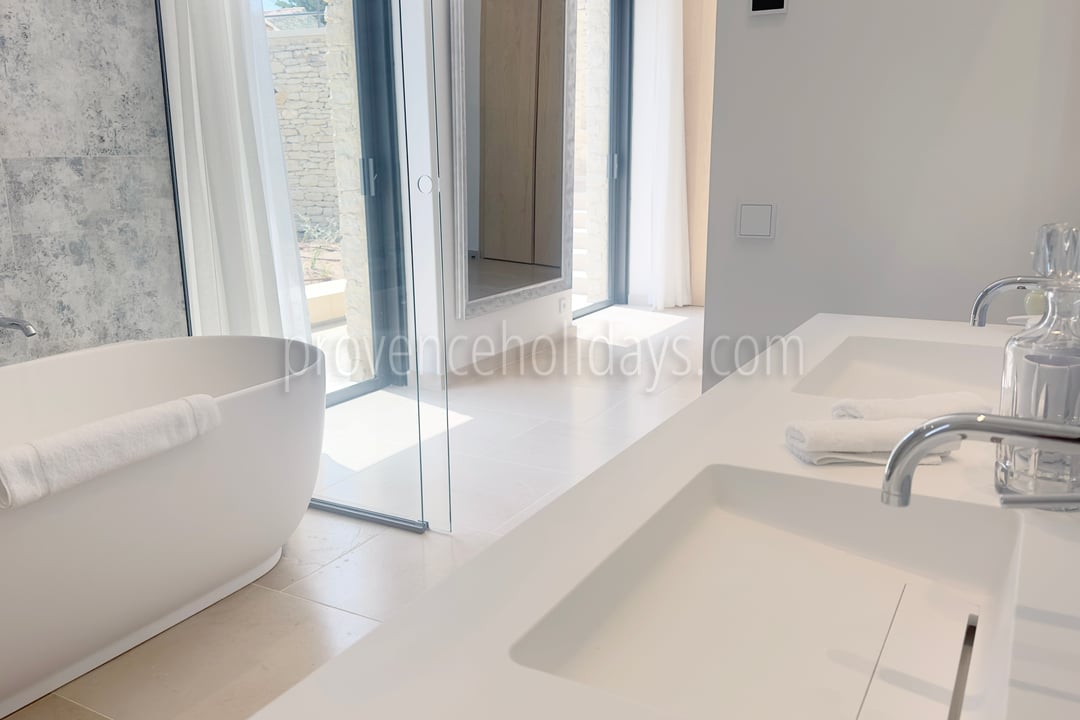 59 - Domaine Altavista: Villa: Bathroom