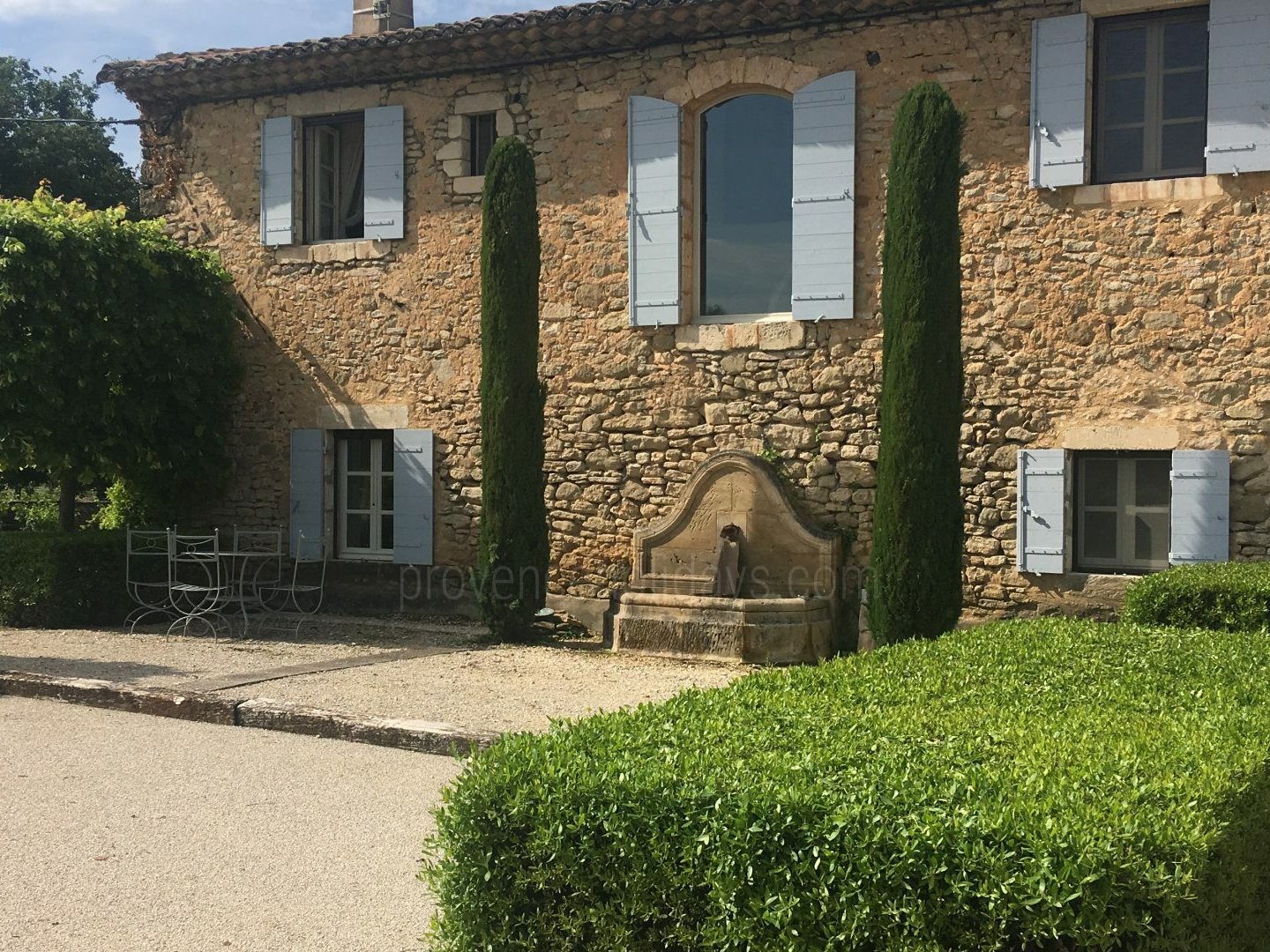 10 - Le Mas des Buis: Villa: Exterior