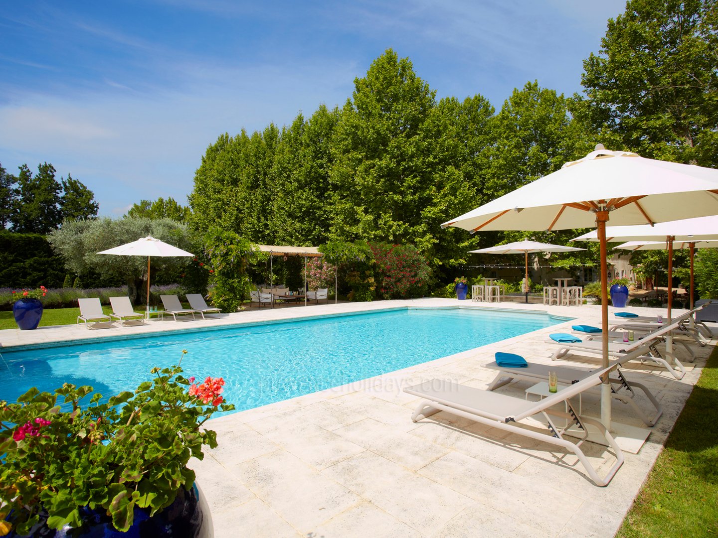 22 - Eden Provençal: Villa: Pool