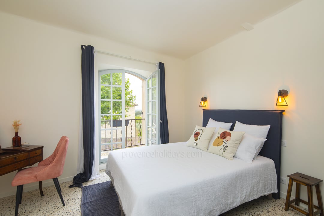25 - Maison des Siècles: Villa: Bedroom