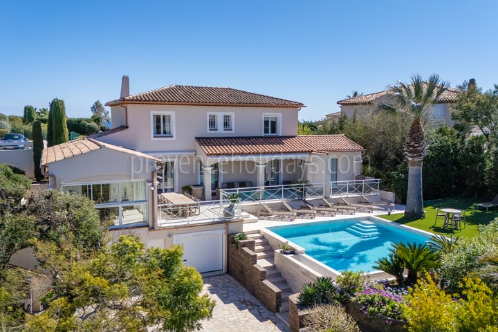 Villa à louer 5 chambres avec vue sur le Golf de Ste Maxime