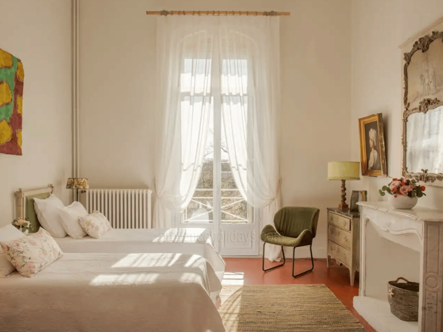 16 - Château de Nîmes: Villa: Bedroom