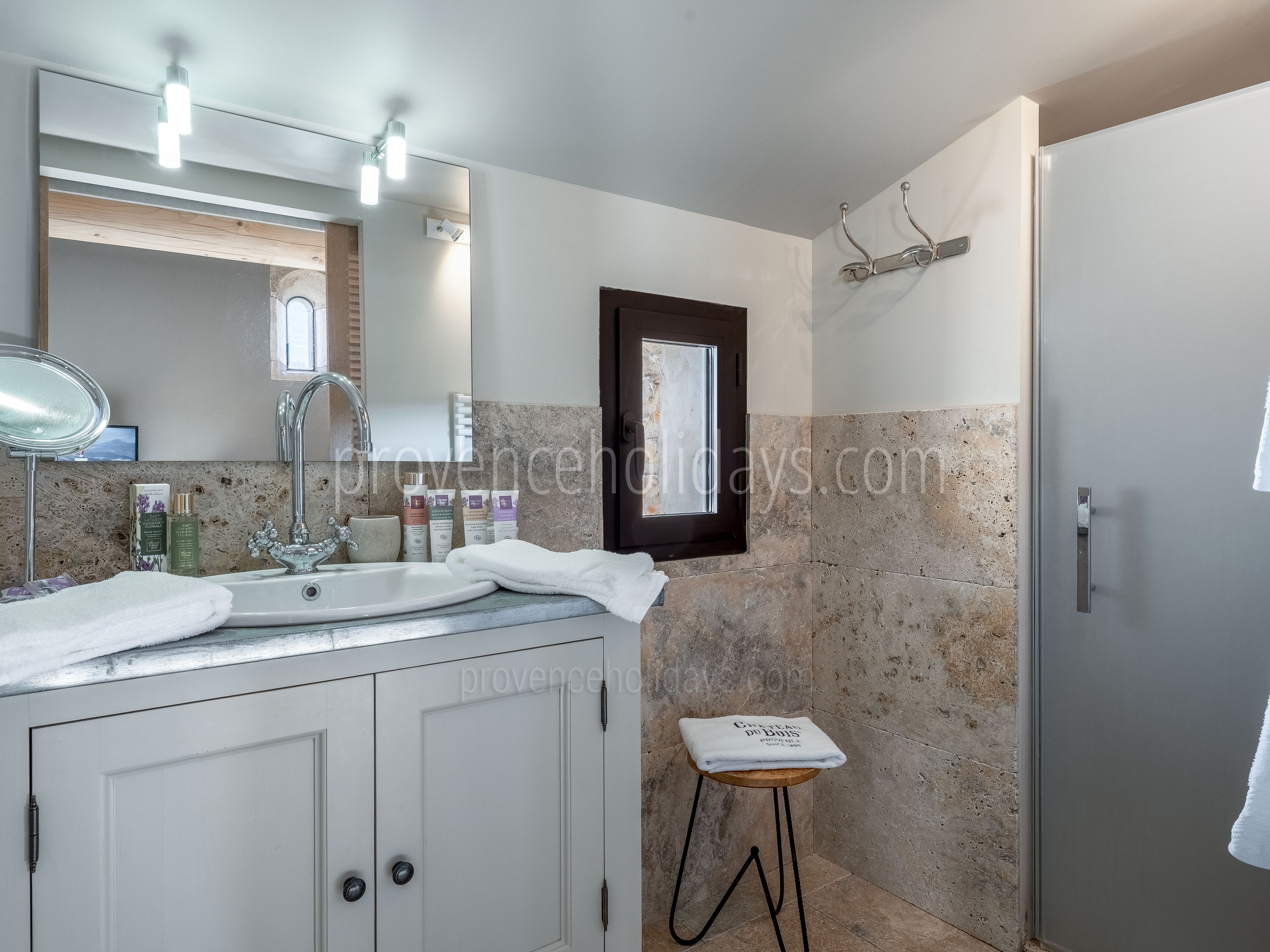31 - Domaine Château du Bois: Villa: Bathroom