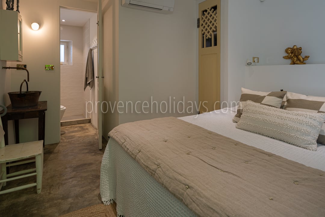 16 - Le Mas des Rêves: Villa: Bedroom