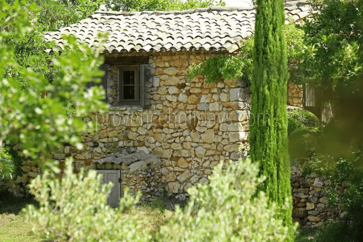 45 - Les Vues du Luberon: Villa: Exterior