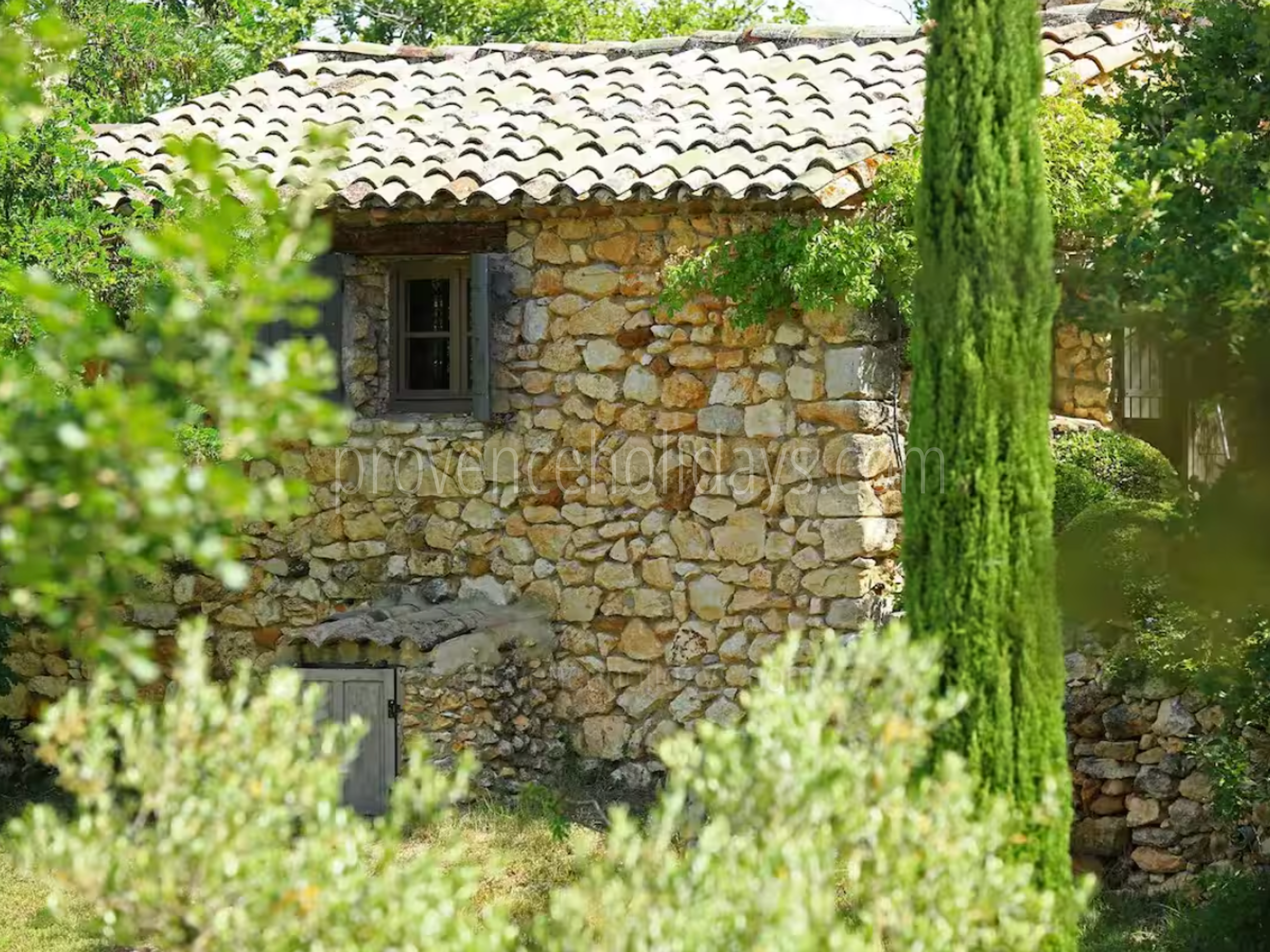 45 - Les Vues du Luberon: Villa: Exterior