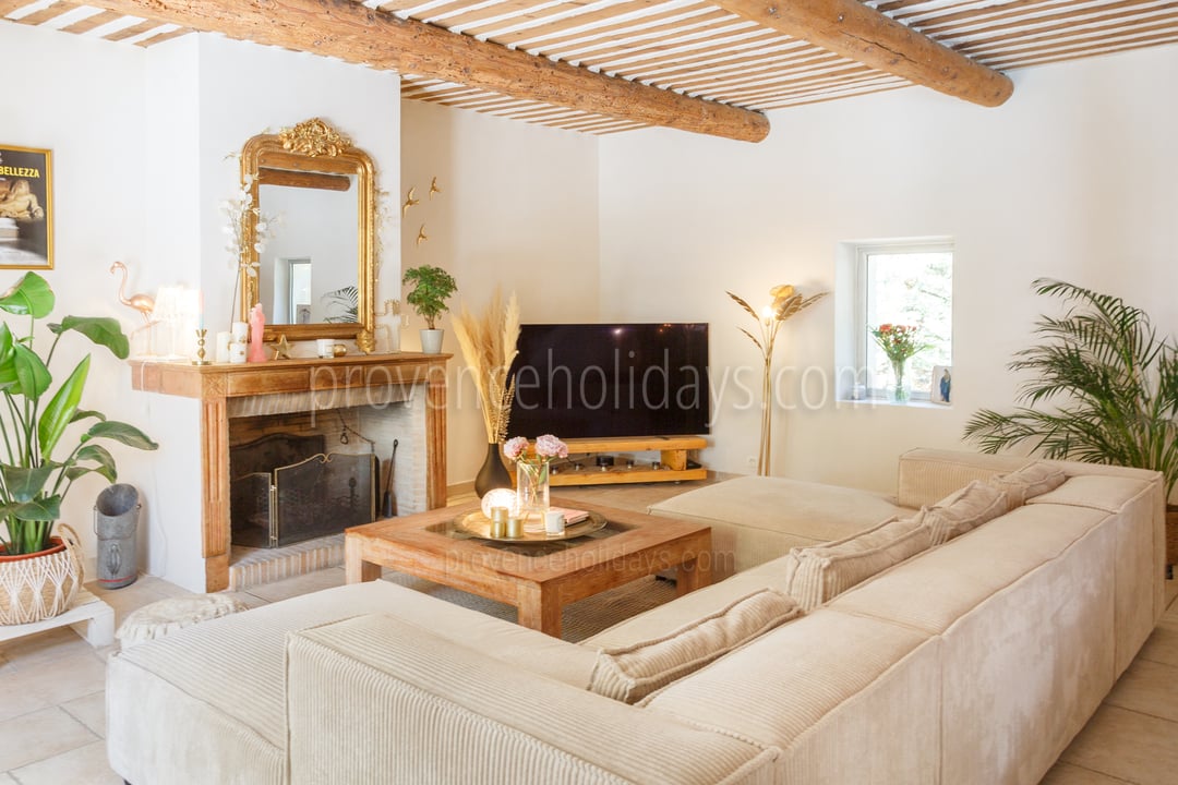 20 - Le Mas Chopin: Villa: Interior