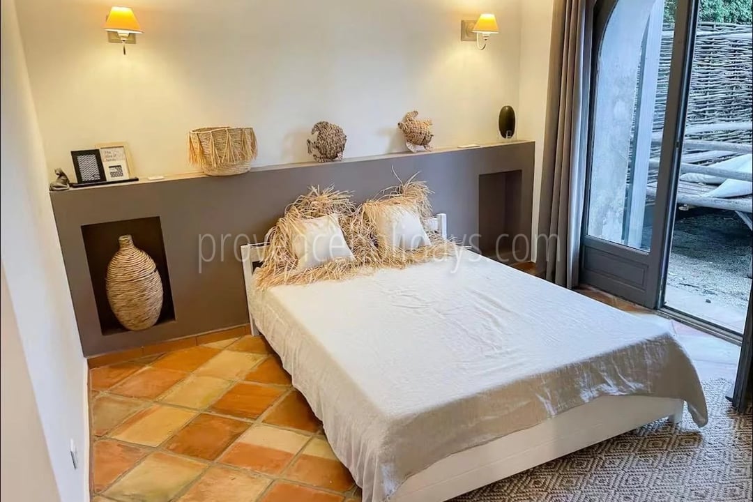 10 - Single-storey mas in Gassin: Villa: Bedroom