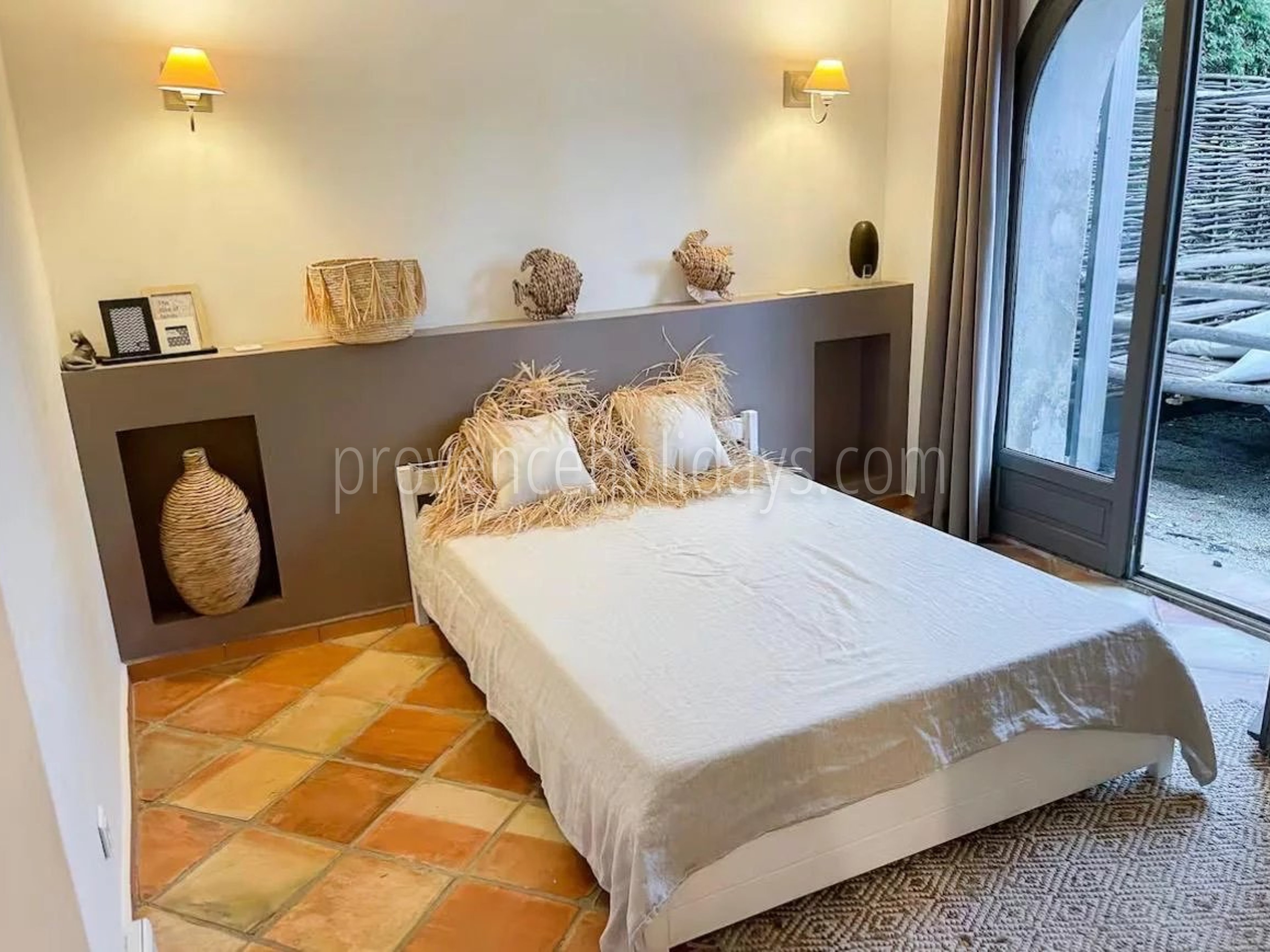 10 - Single-storey mas in Gassin: Villa: Bedroom
