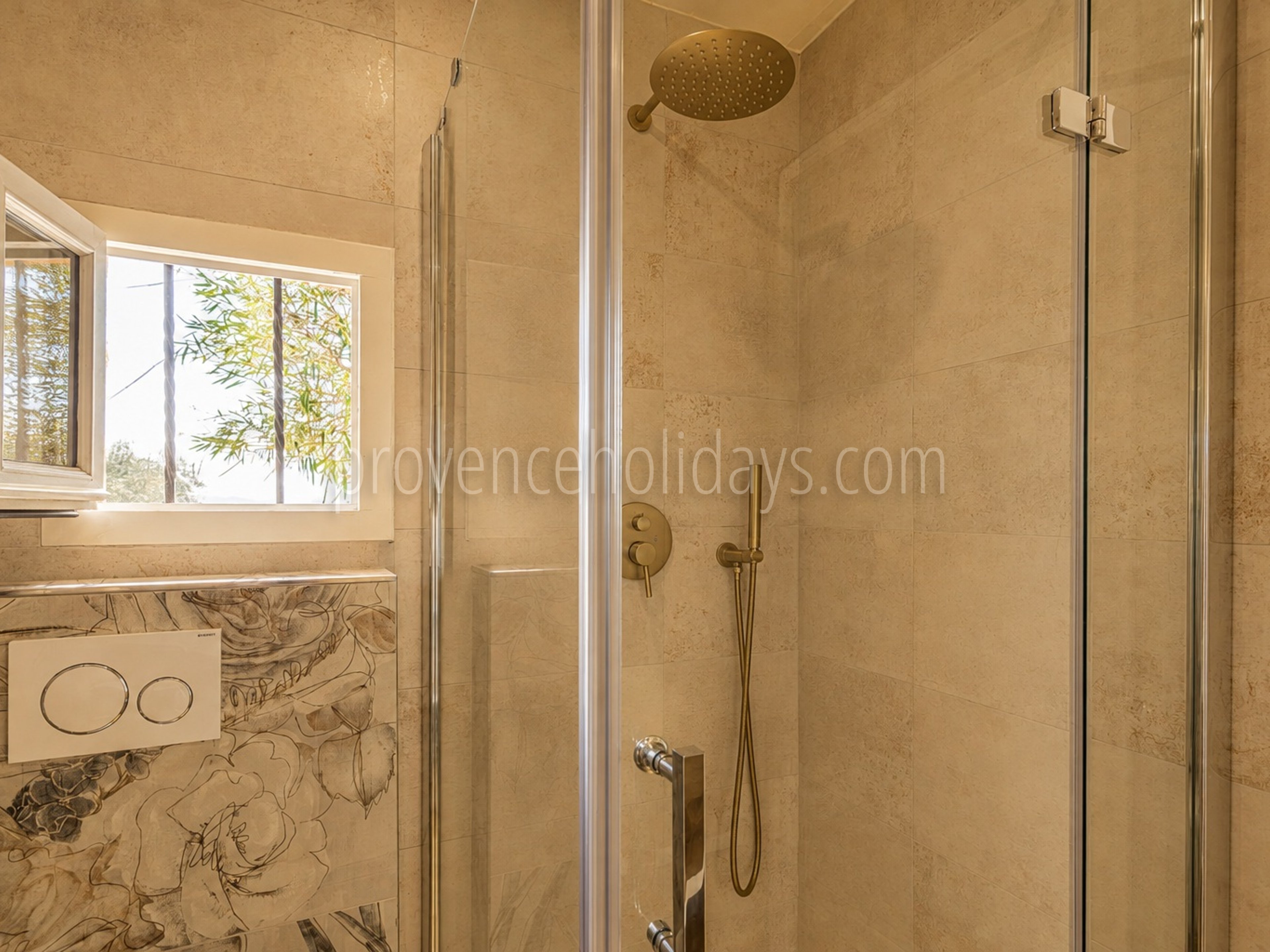 21 - Villa Caleous: Villa: Bathroom