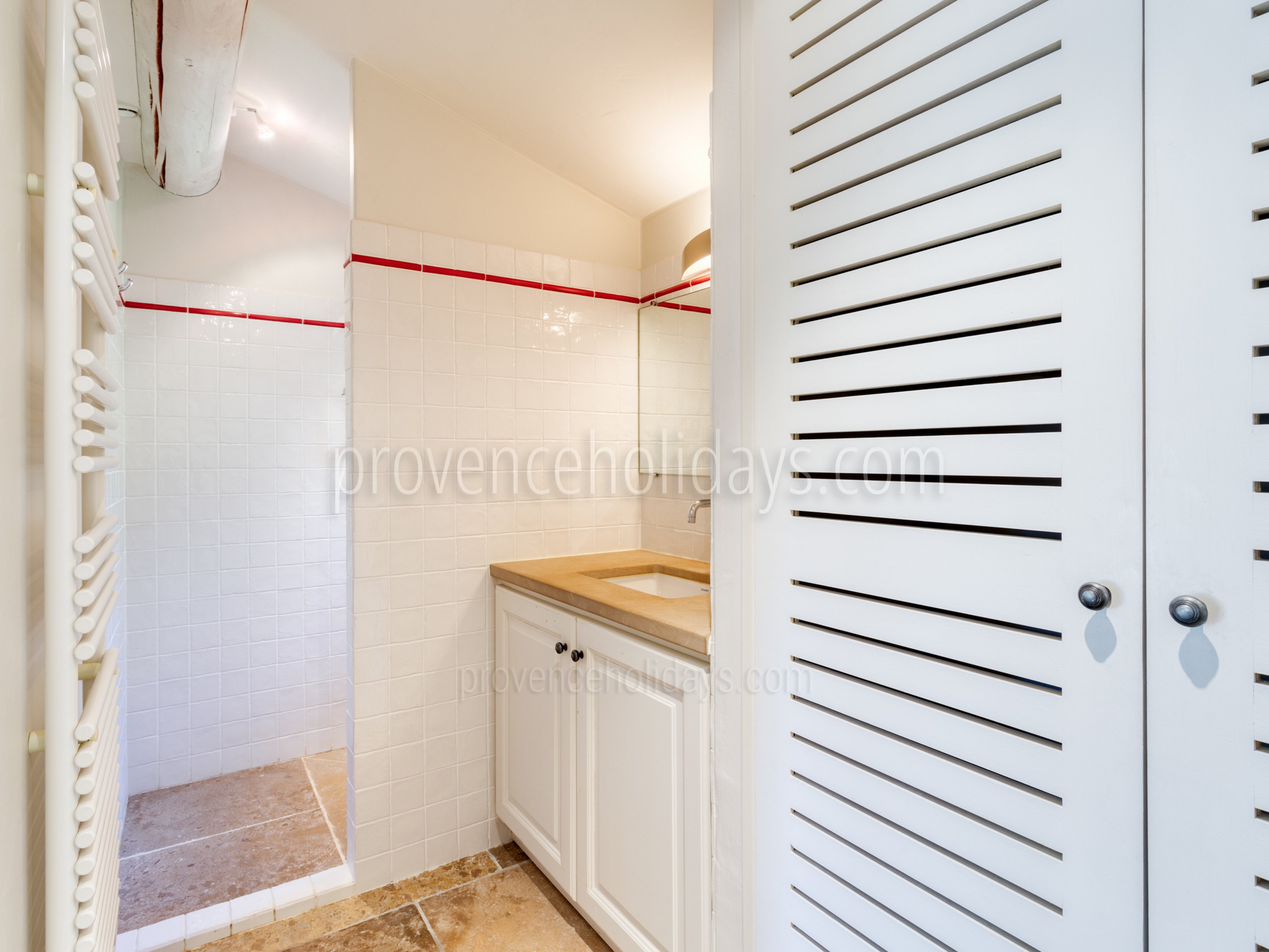 27 - Le Mas de l\'Ouest: Villa: Bathroom