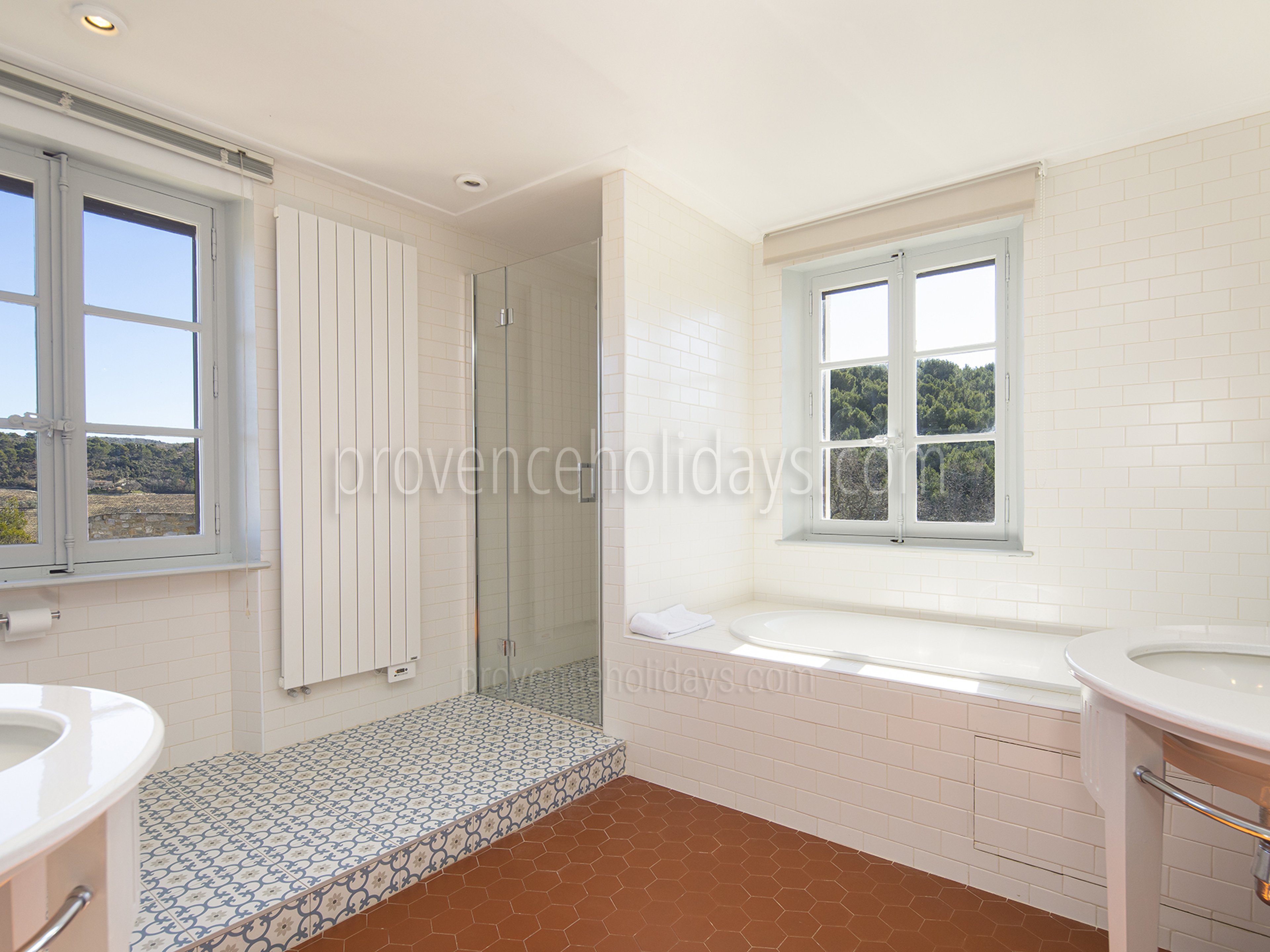 23 - Mas de Séguret: Villa: Bathroom