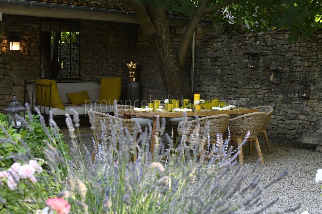 28 - Mas Cabrières: Villa: Exterior