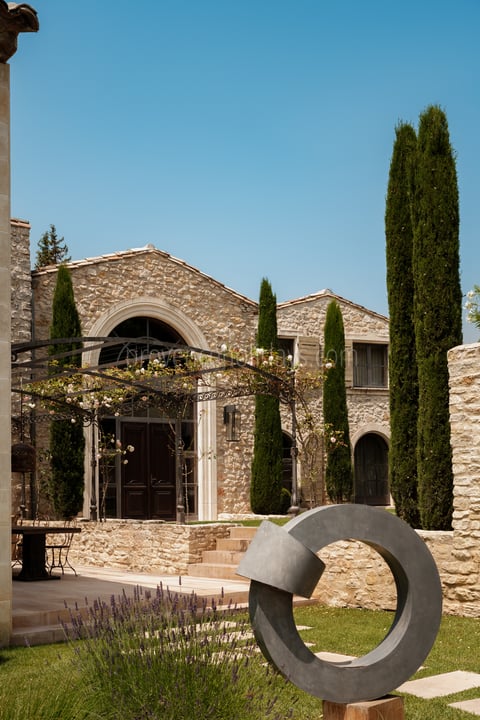 29 - La Bastide de Maussane: Villa: Exterior