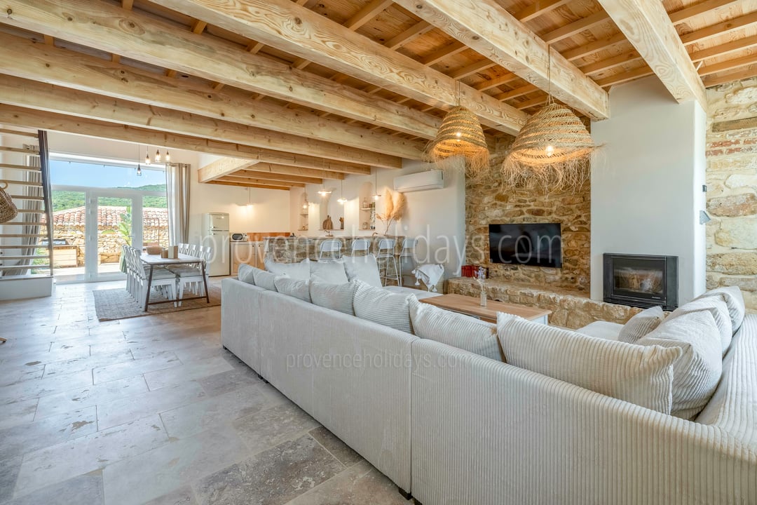 27 - La Bohème: Villa: Interior