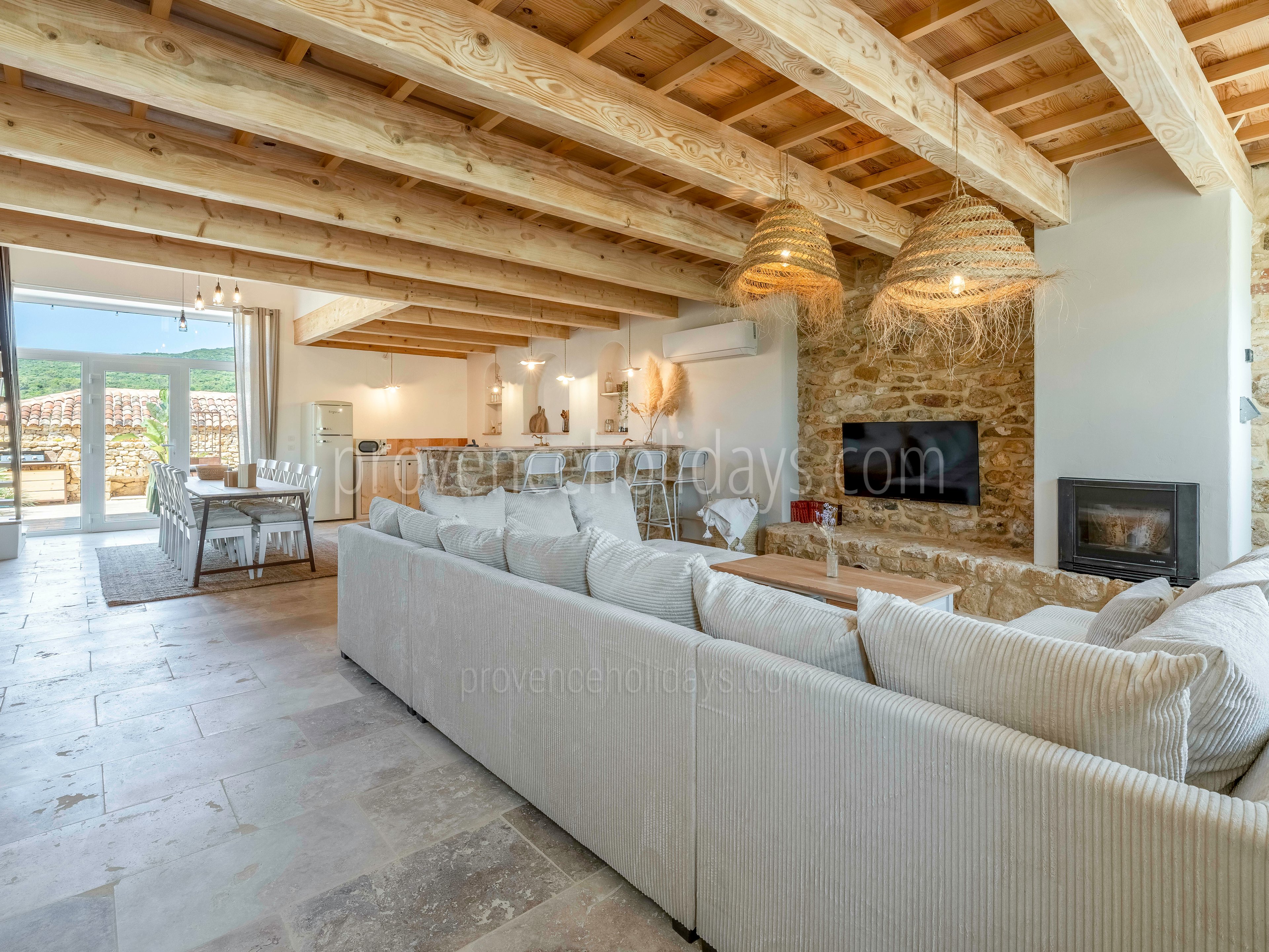27 - La Bohème: Villa: Interior