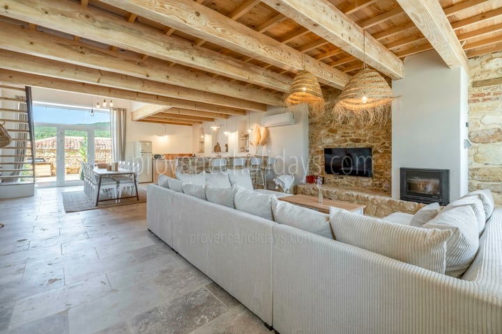 27 - La Bohème: Villa: Interior