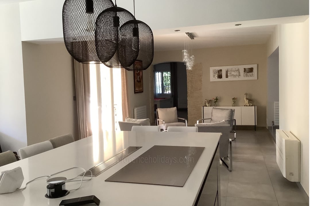 19 - Mas Orgon: Villa: Interior