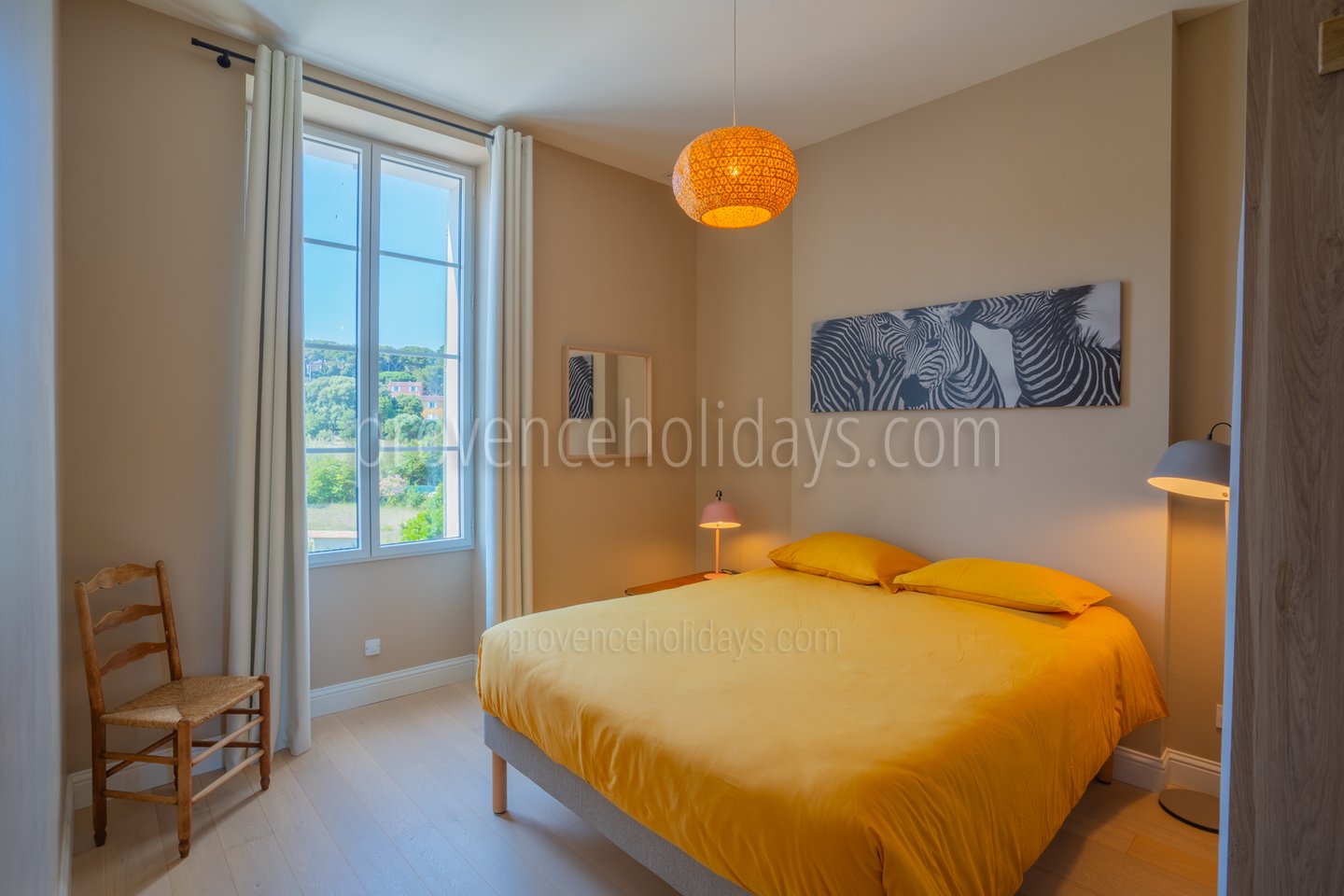 21 - Bastidon: Villa: Bedroom