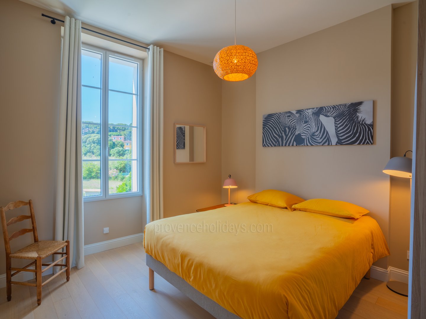 21 - Bastidon: Villa: Bedroom
