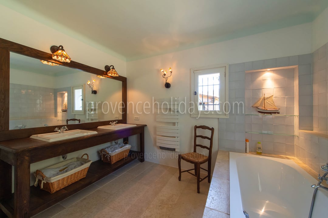 14 - Mas Airelle: Villa: Bathroom