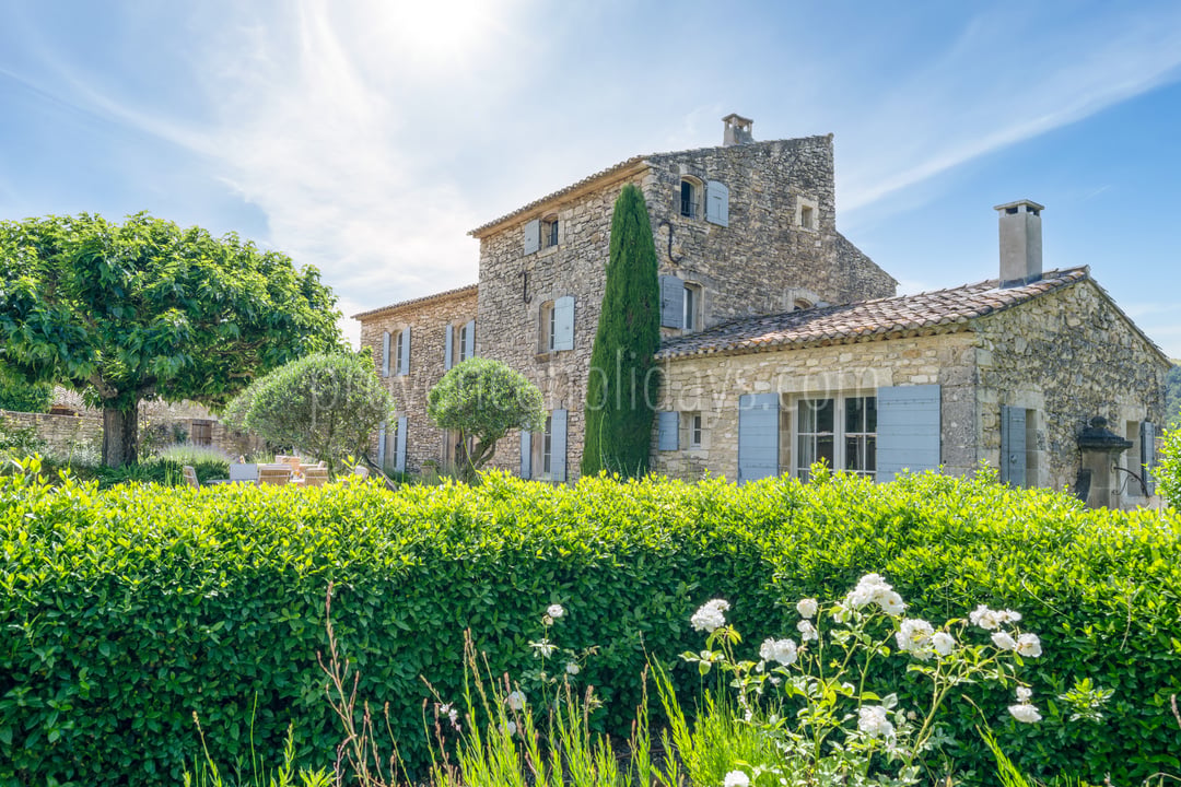 12 - Mas du Fort: Villa: Exterior
