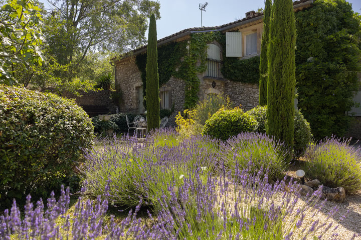 Renovated farmhouse with private tennis court