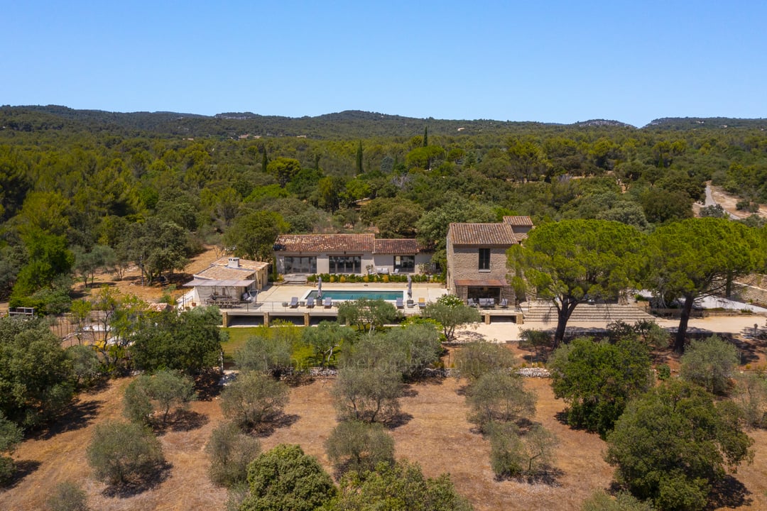 43 - Escapade en Luberon: Villa: Exterior