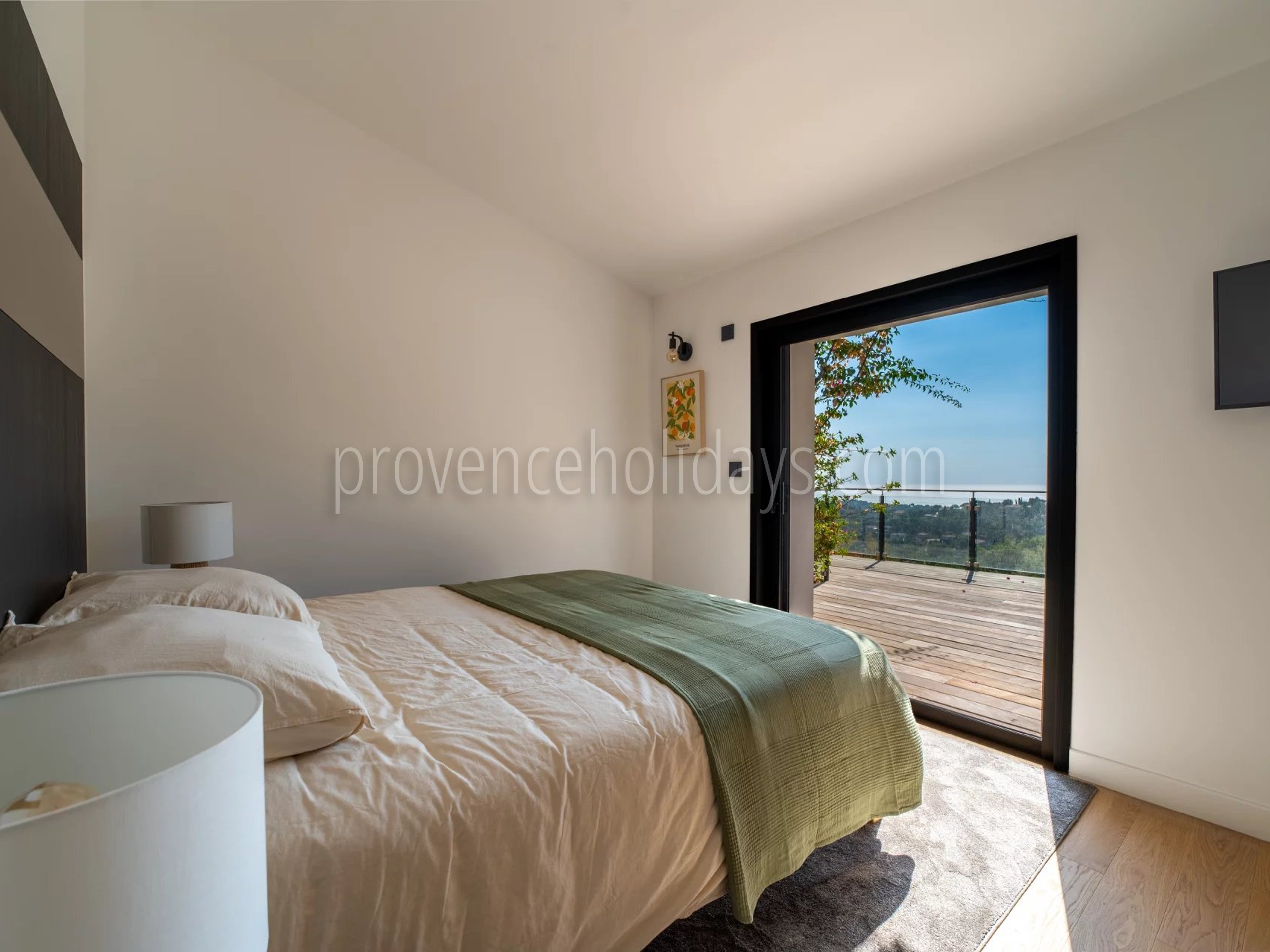 14 - Hedendaagse villa in Cavalaire-sur-Mer: Villa: Bedroom