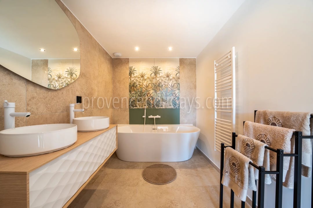 41 - Hedendaagse villa in Cavalaire-sur-Mer: Villa: Bathroom