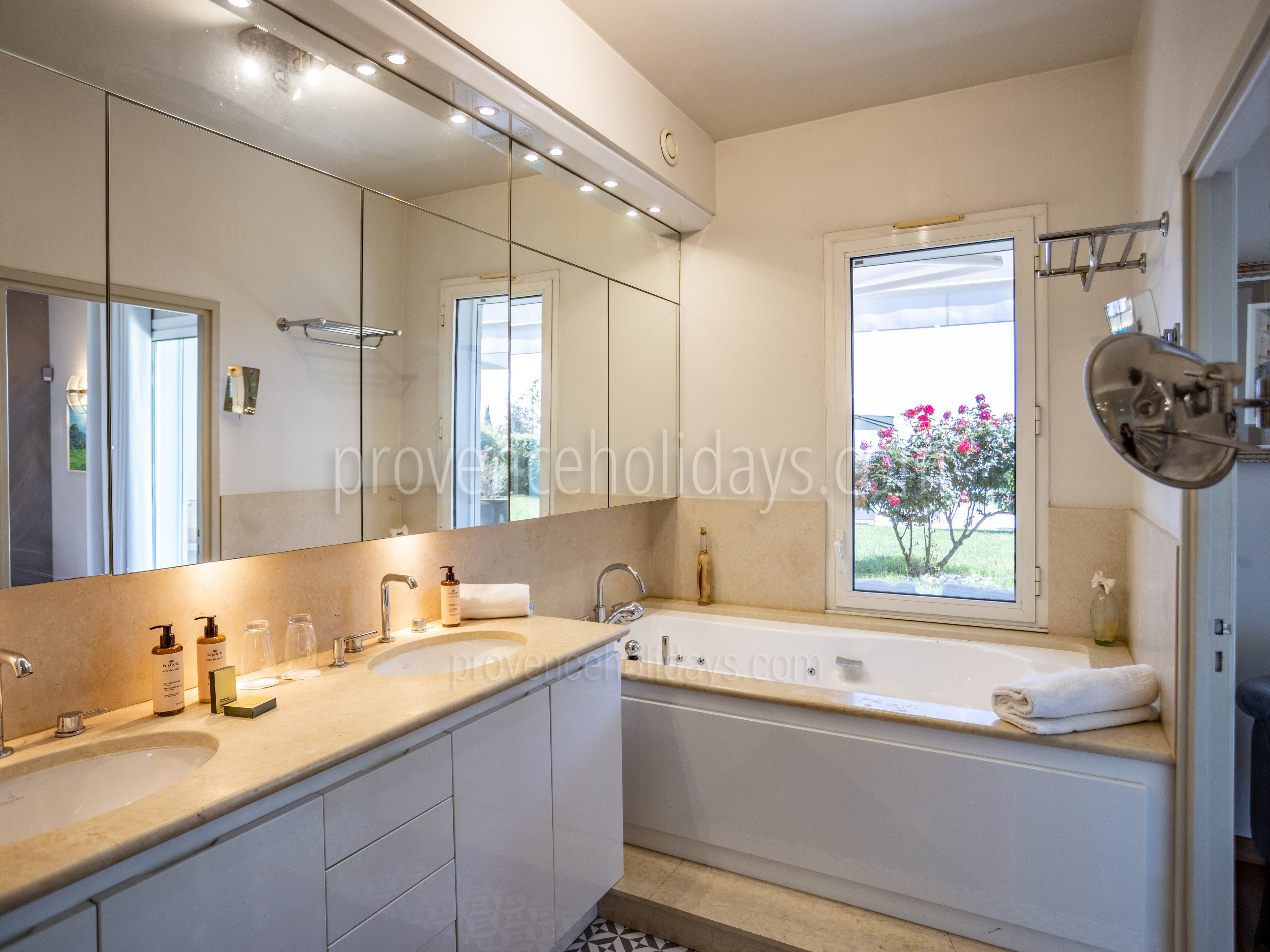 54 - Villa Toulon: Villa: Bathroom