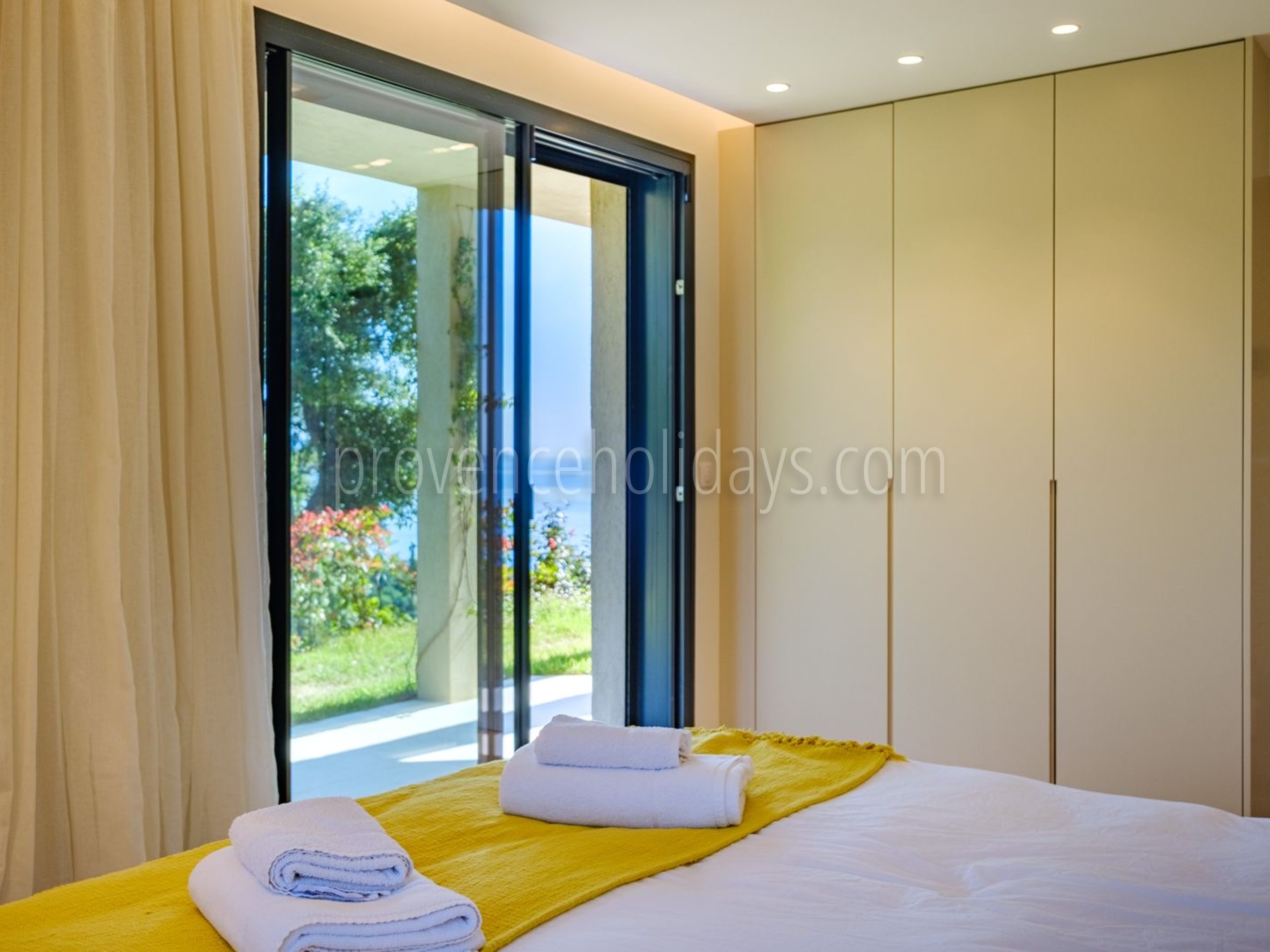 15 - Villa Riviera: Villa: Bedroom