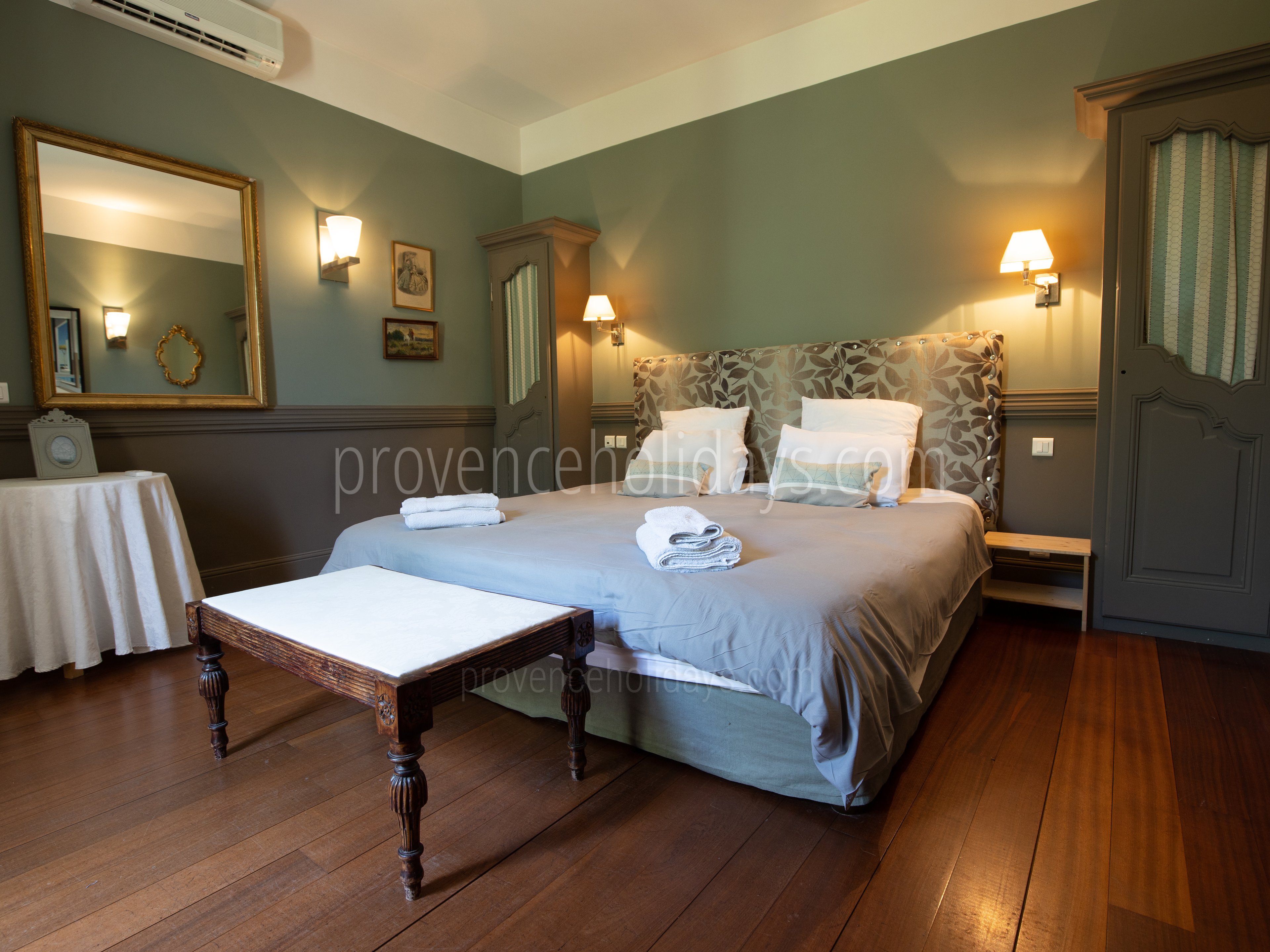 30 - Le Domaine des Cyprès: Villa: Bedroom