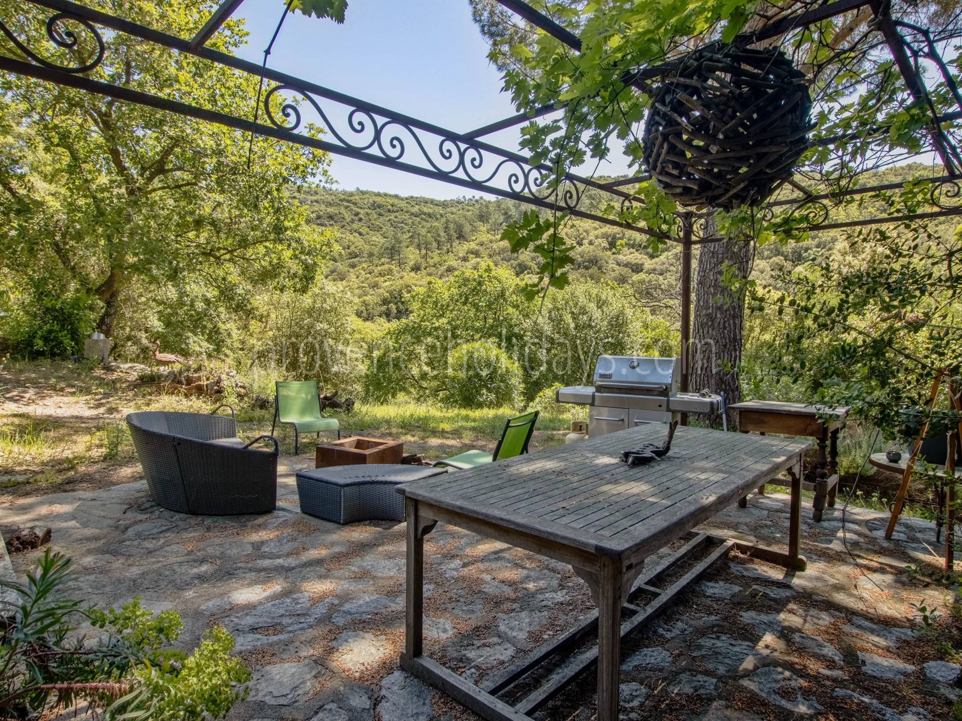 33 - Te renoveren gehucht in Grimaud: Villa: Exterior