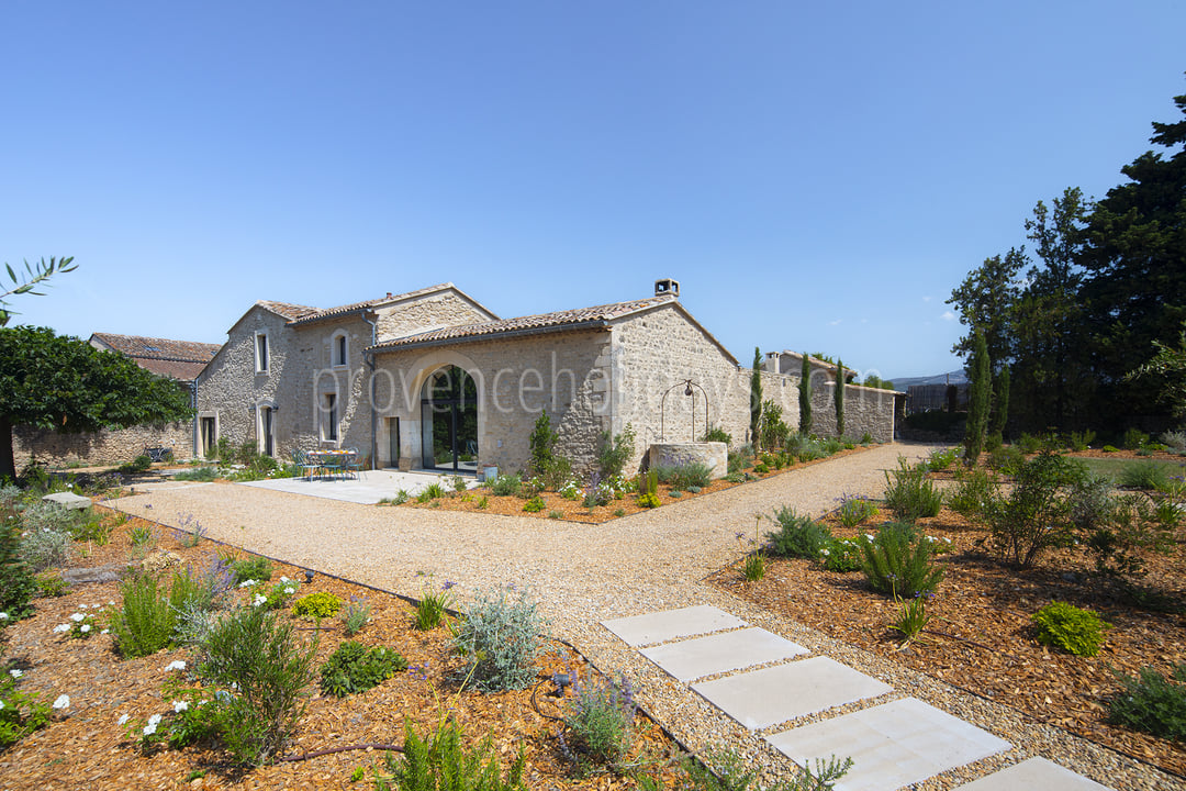 25 - Mas de la Lône: Villa: Exterior