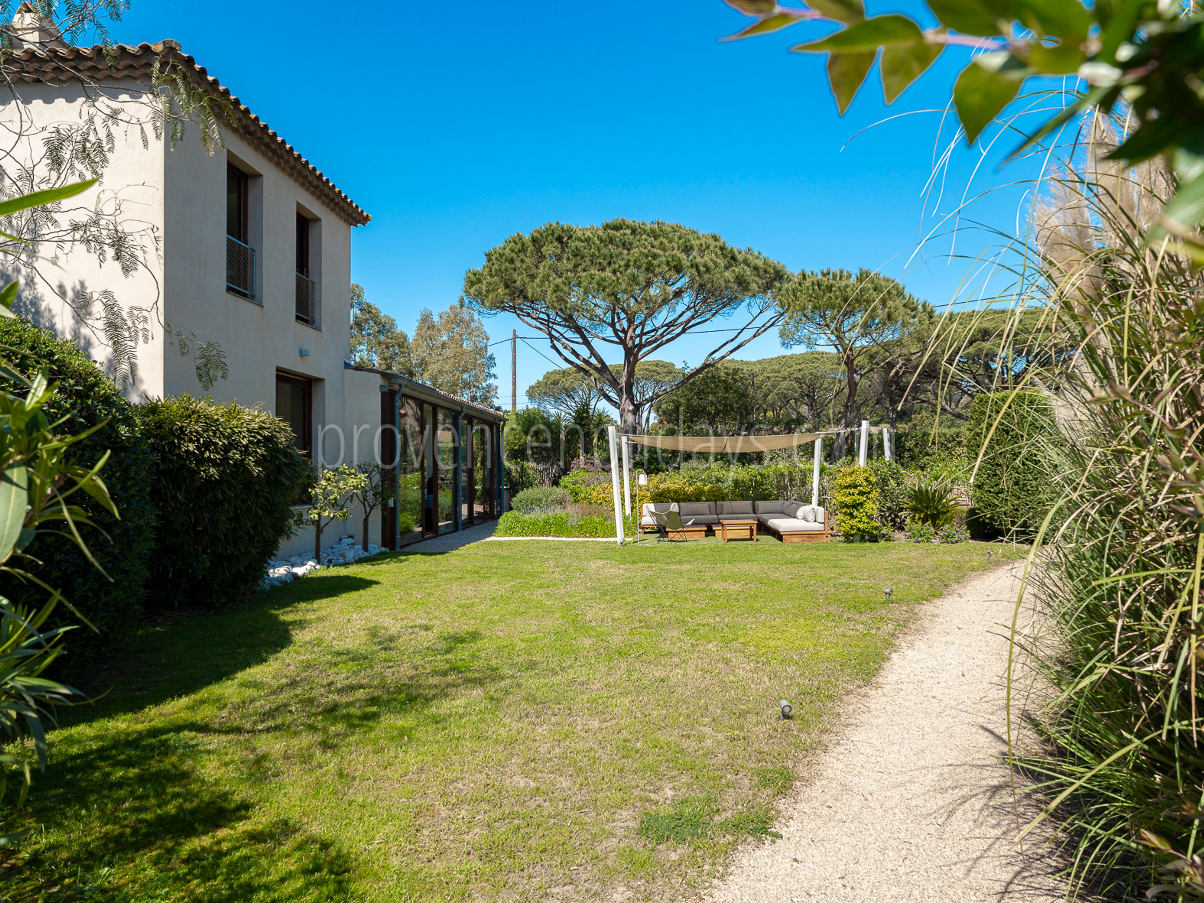 21 - Villa Tahiti: Villa: Exterior