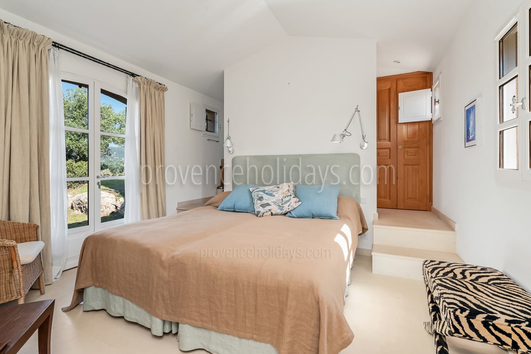 12 - Bastide Azurée: Villa: Bedroom
