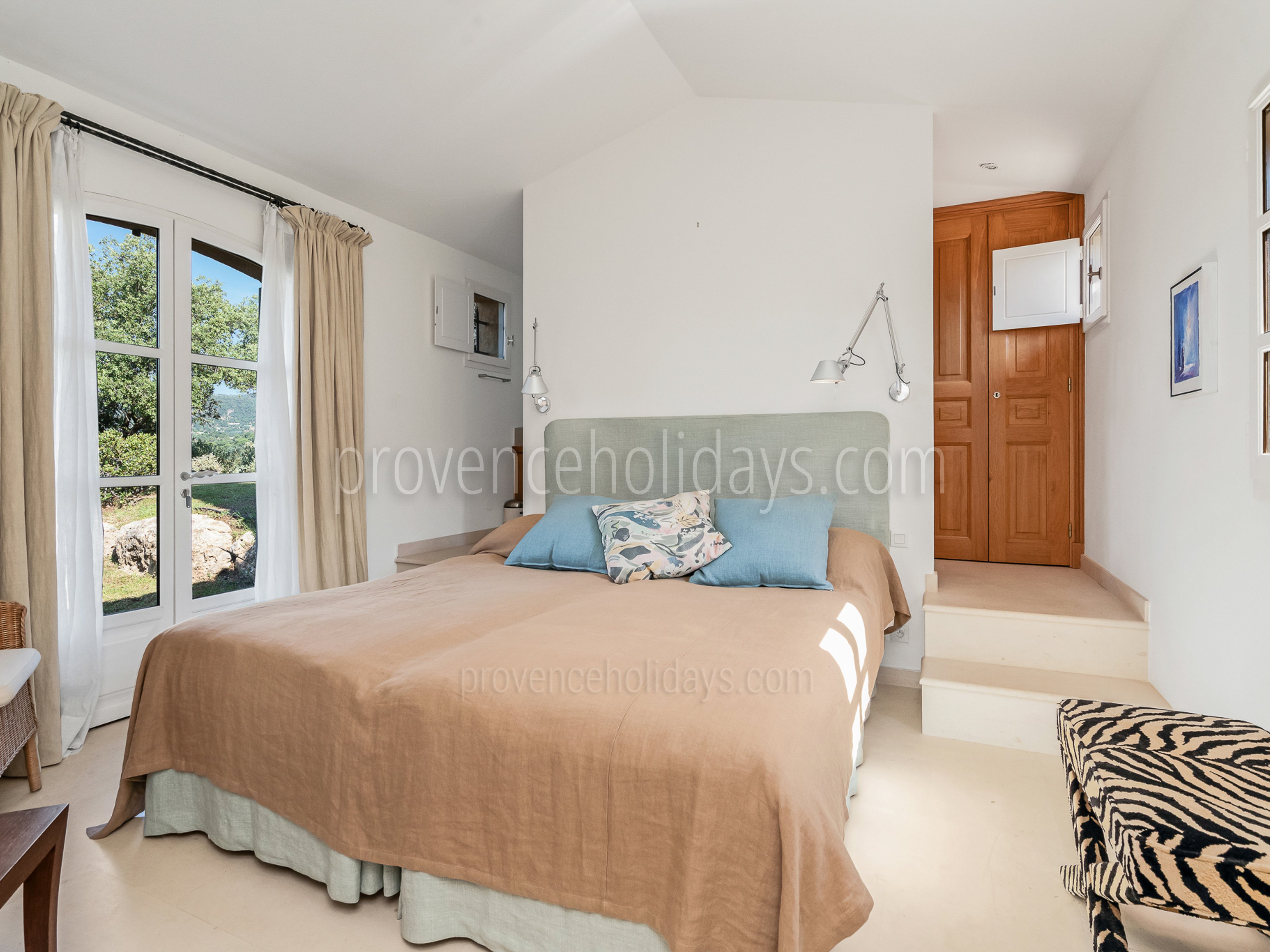12 - Bastide Azurée: Villa: Bedroom