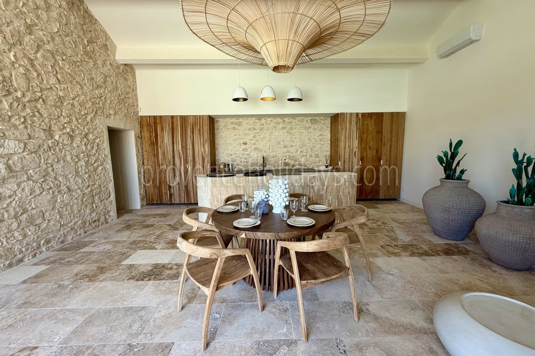 11 - Contemporary house in L\'Isle-sur-la-Sorgue: Villa: Exterior