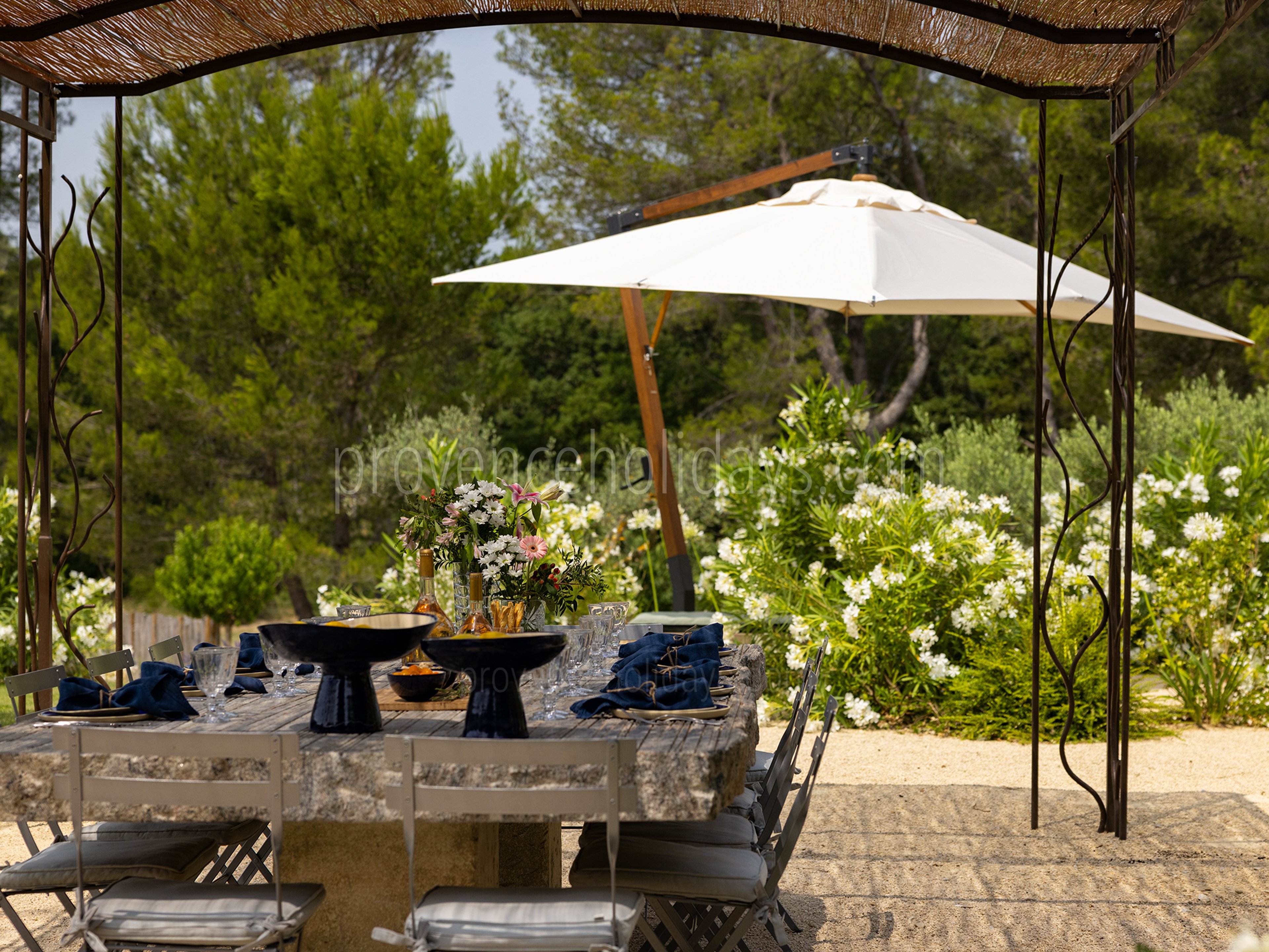55 - Le Mas Secret: Villa: Exterior