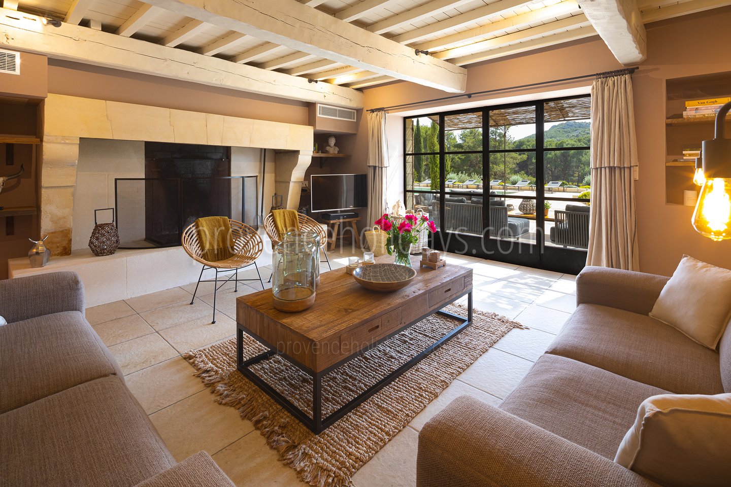 2 - Mas de Provence: Villa: Interior