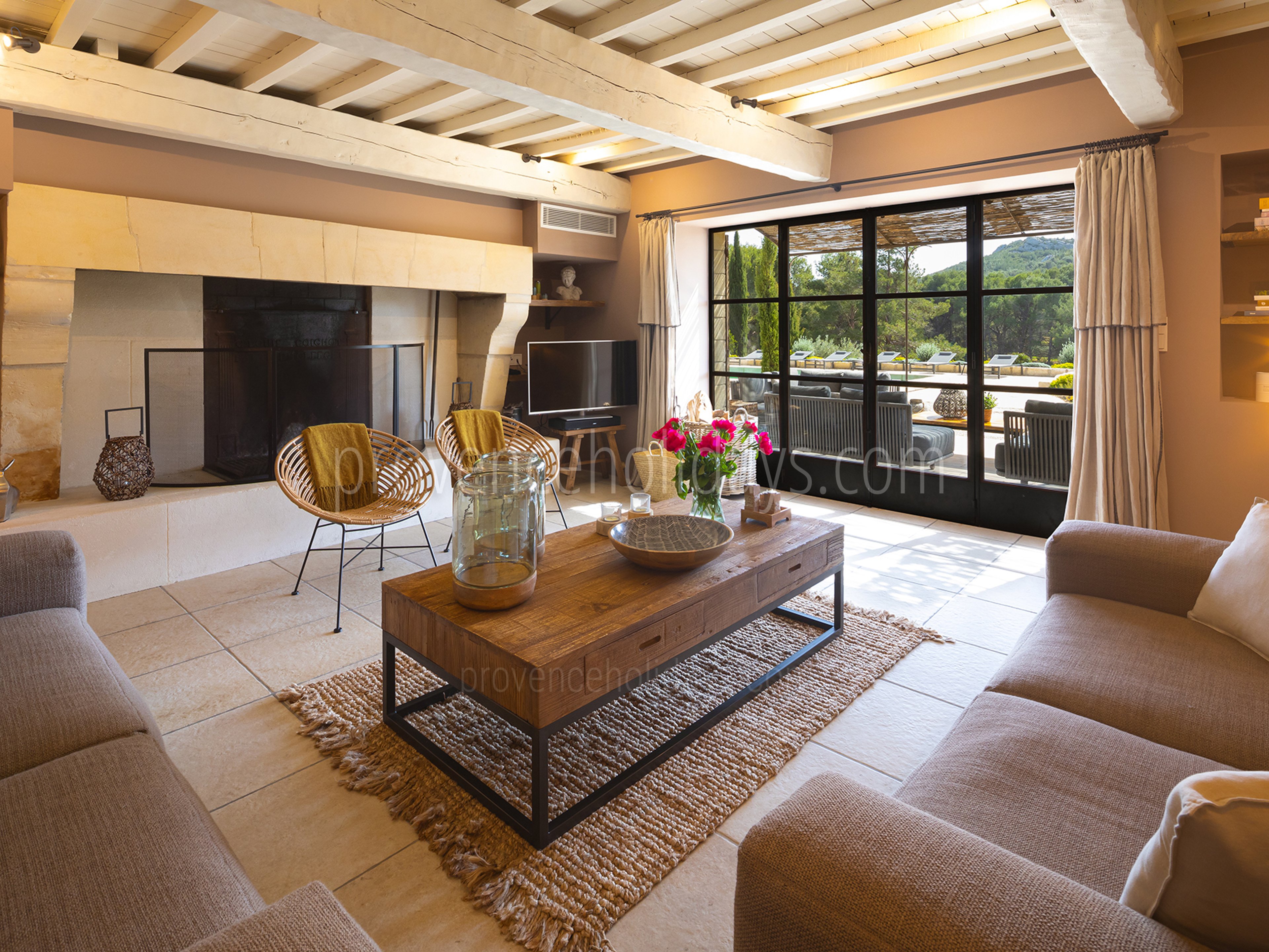 2 - Mas de Provence: Villa: Interior