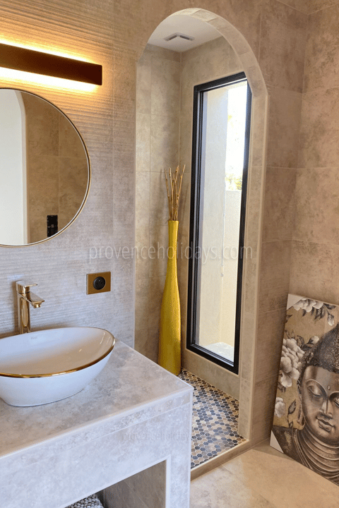 18 - La Petite Villa: Villa: Bathroom
