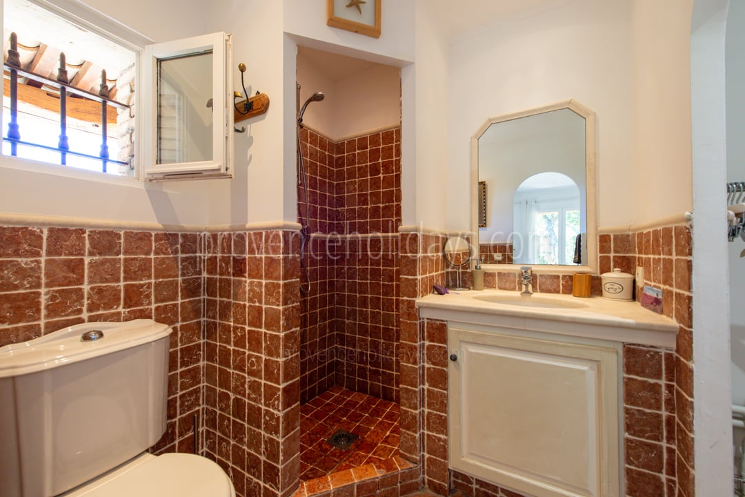 6 - Villa Valcampagne: Villa: Bathroom