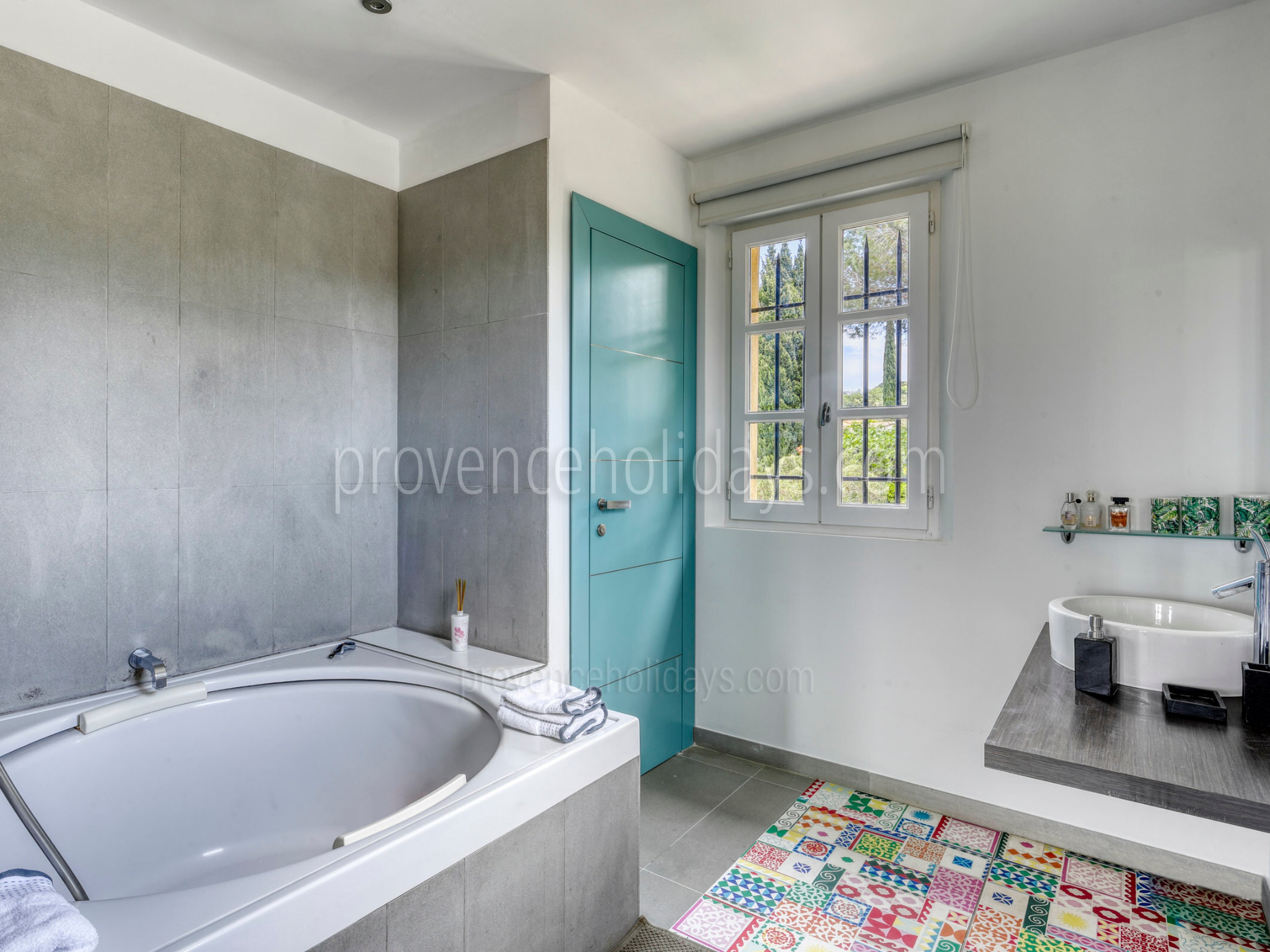6 - Manoir Azuréen: Villa: Bathroom